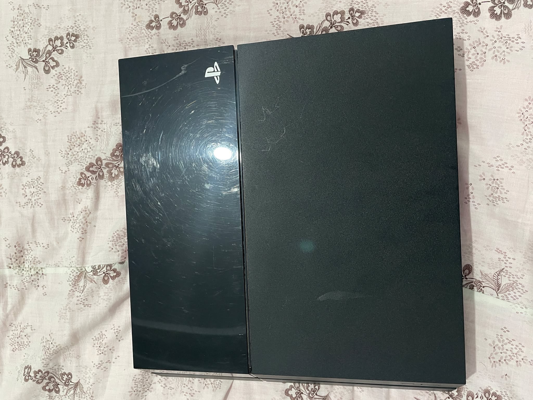 Ain Zaghouan Ain Zaghouan Playstation Autre Ps4 avec 3 manettes et cd gta 5