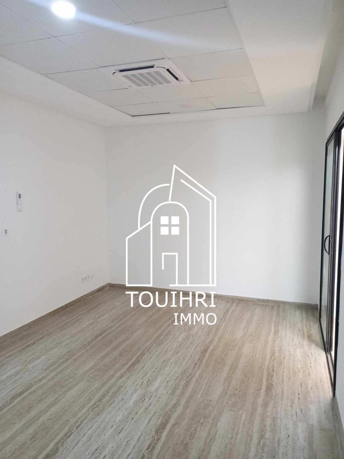 La Soukra La Soukra Bureaux & Commerces Bureau Bureau commercial