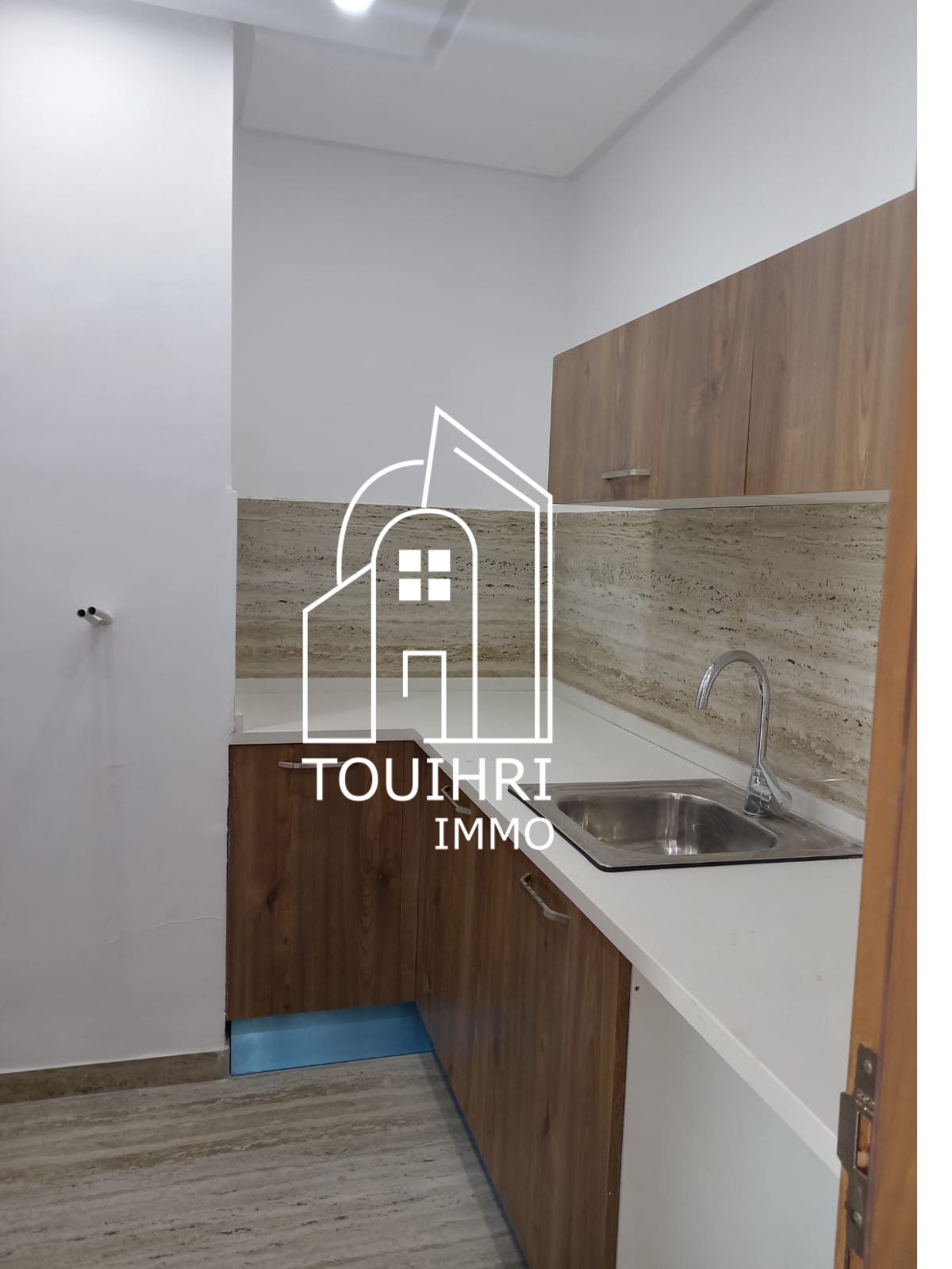 La Soukra La Soukra Bureaux & Commerces Bureau Bureau commercial