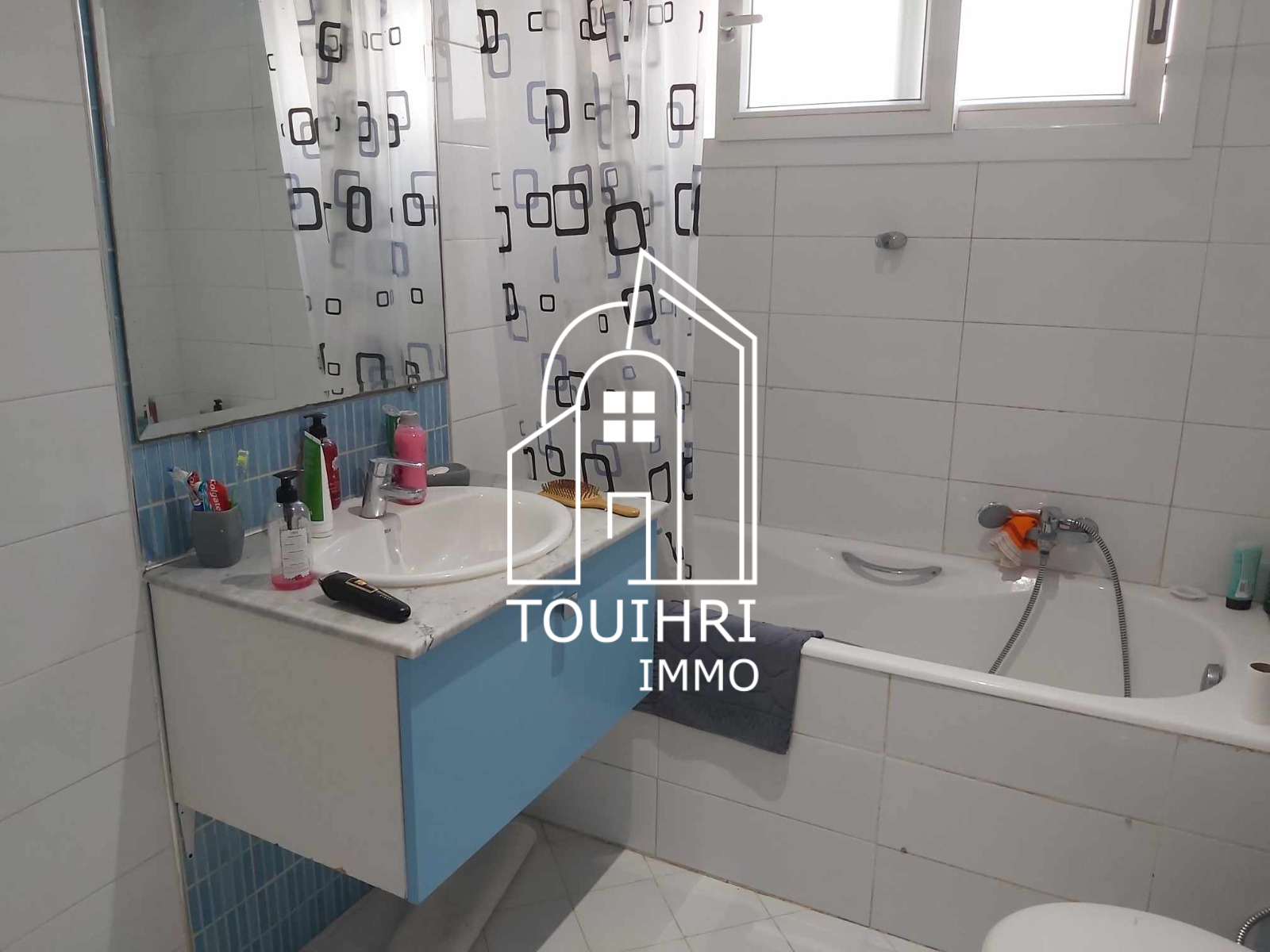 La Soukra Borj Louzir Location Appart. 3 pices Un appartement s2  a la soukra