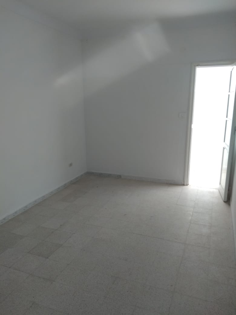 Hammamet Hammamet Location Appart. 3 pices Maison r3 au rdc