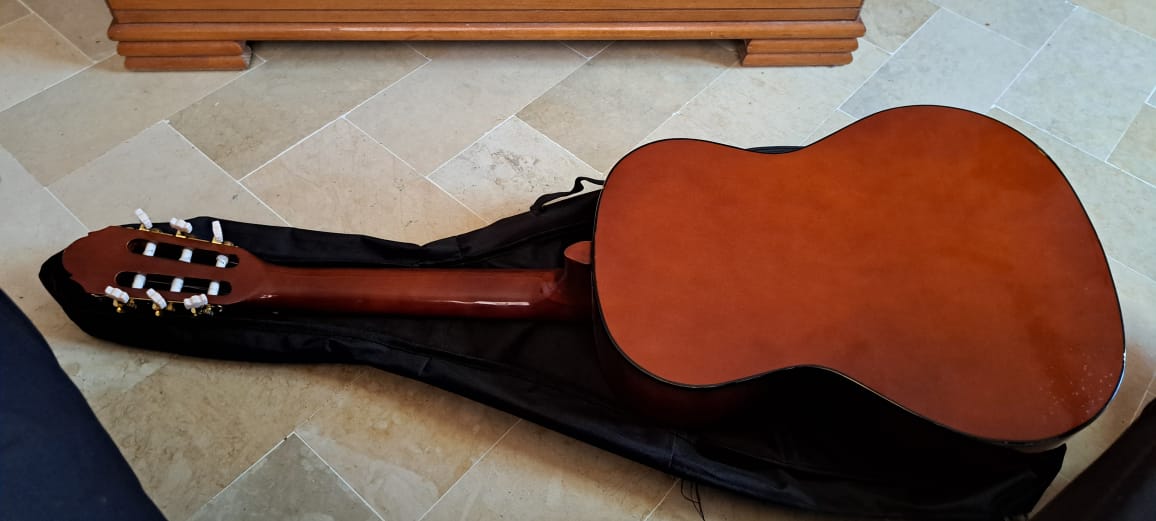 Nouvelle Medina Nouvelle Medina Autre Autre Guitare classique et trempette