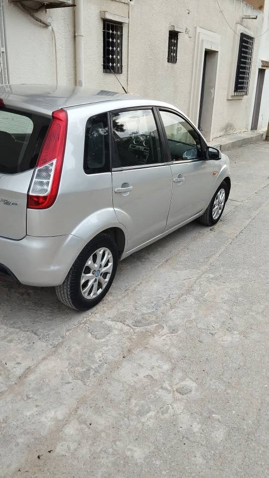 El Kram Le Kram Ford Fiesta Ford figo 2013