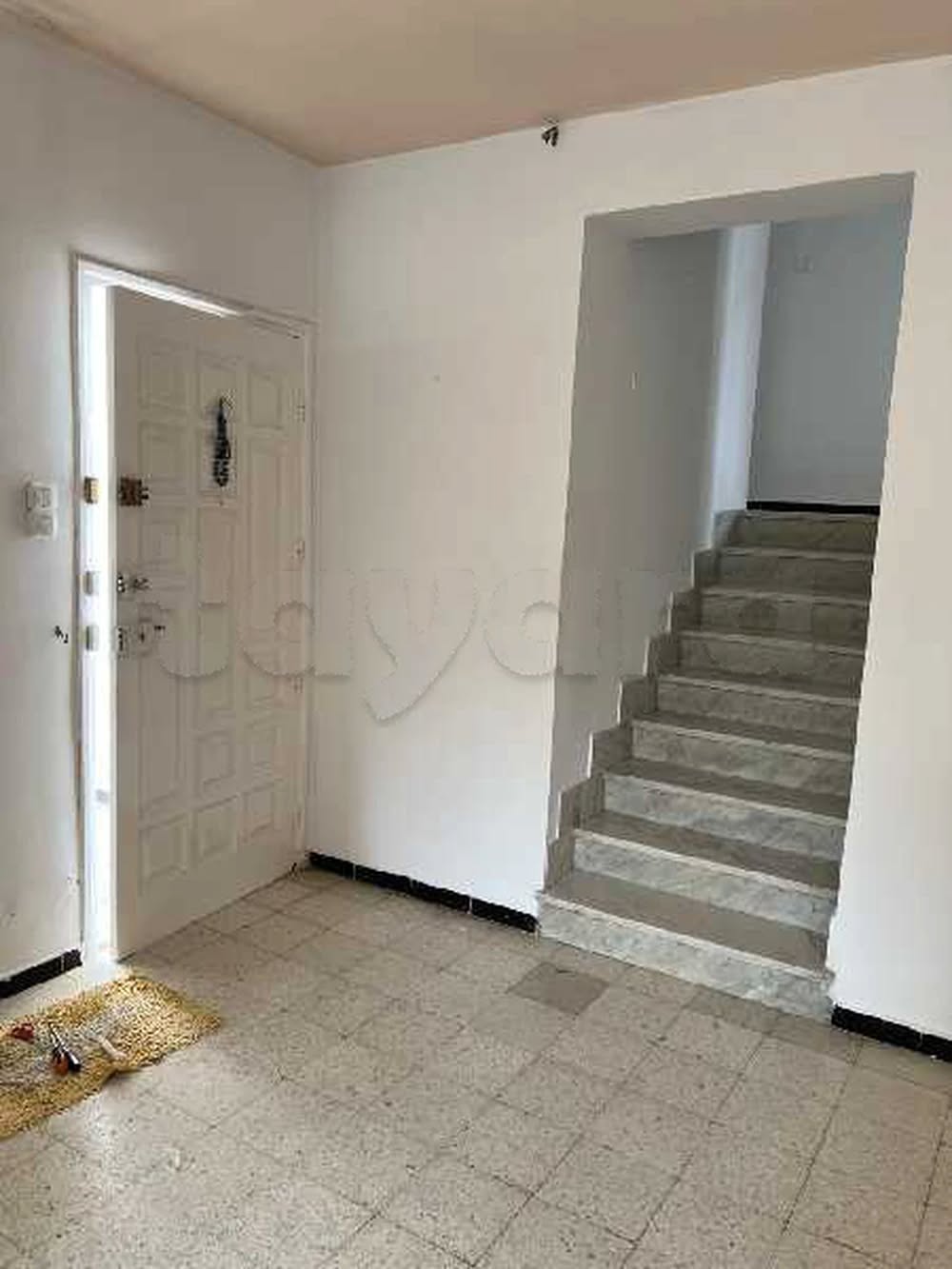 Ariana Ville El Menzah 6 Location Appart. 4 pices S4 menzah 6