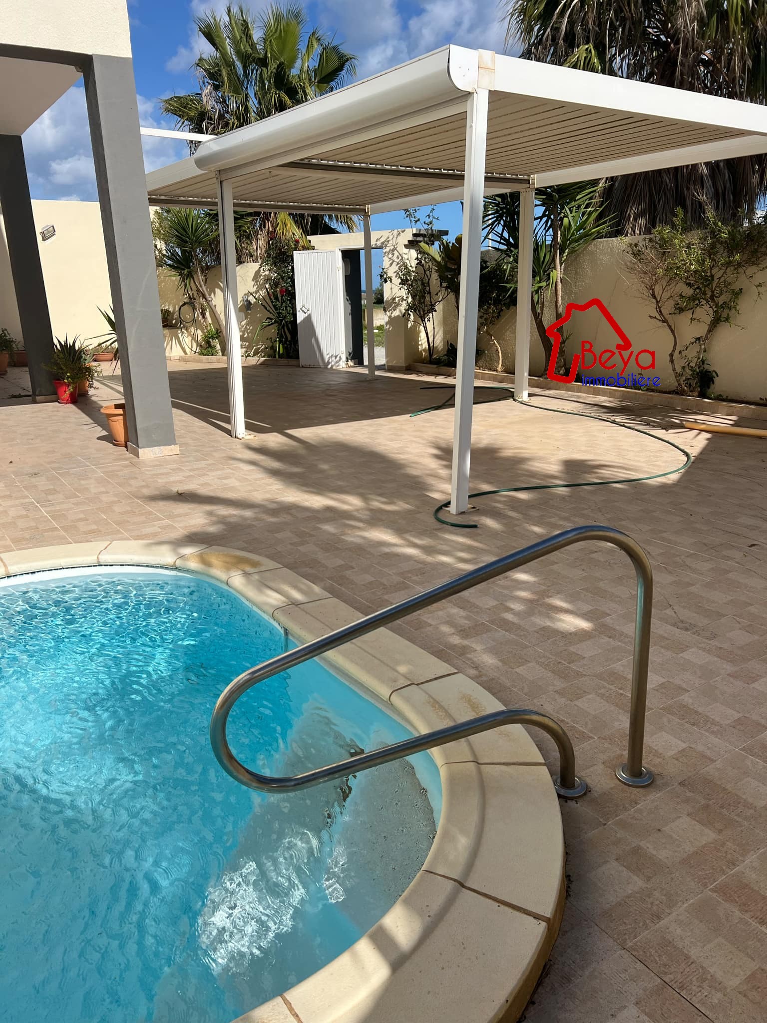 Menzel Temime Lebna Vente Maisons Villa avec piscine vve051