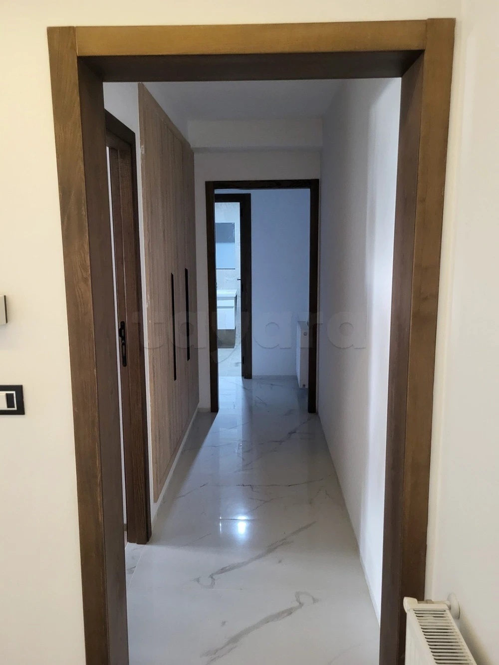 La Marsa El Aouina Location Appart. 2 pices S plus 2 lardins dl aouina