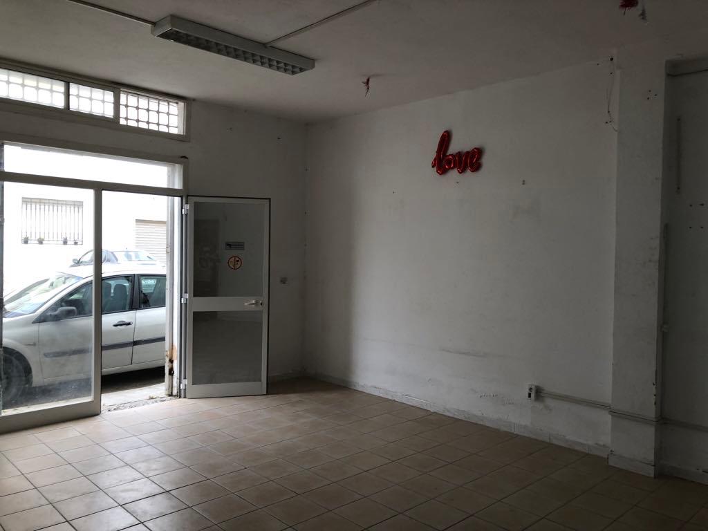 La Marsa El Aouina Bureaux & Commerces Atelier,Garage Dpt de 180 m cit les orangers la soukra