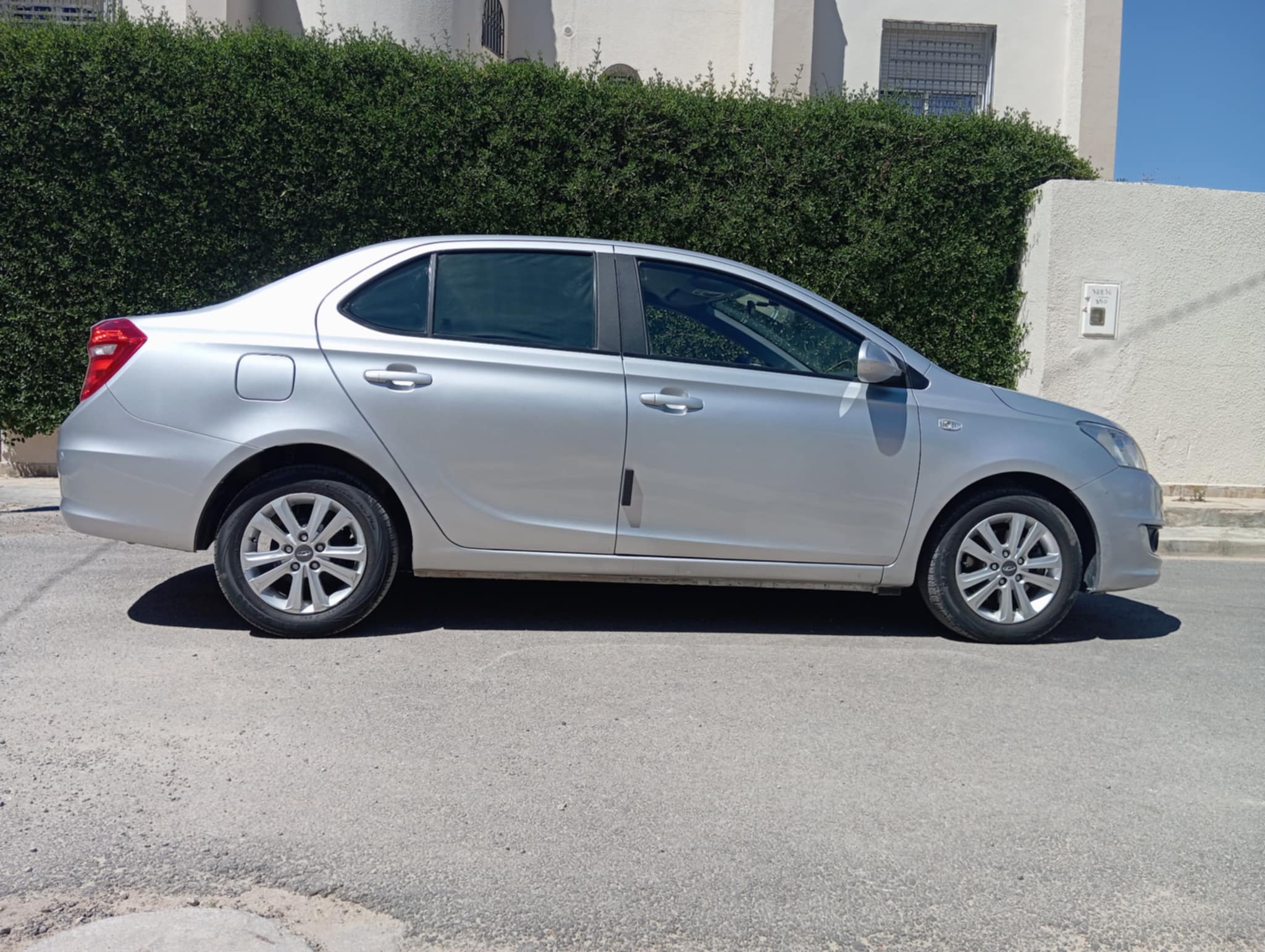 Sfax Ville Sfax El Jadida Chery Arrizo Voiture familiale trs propre