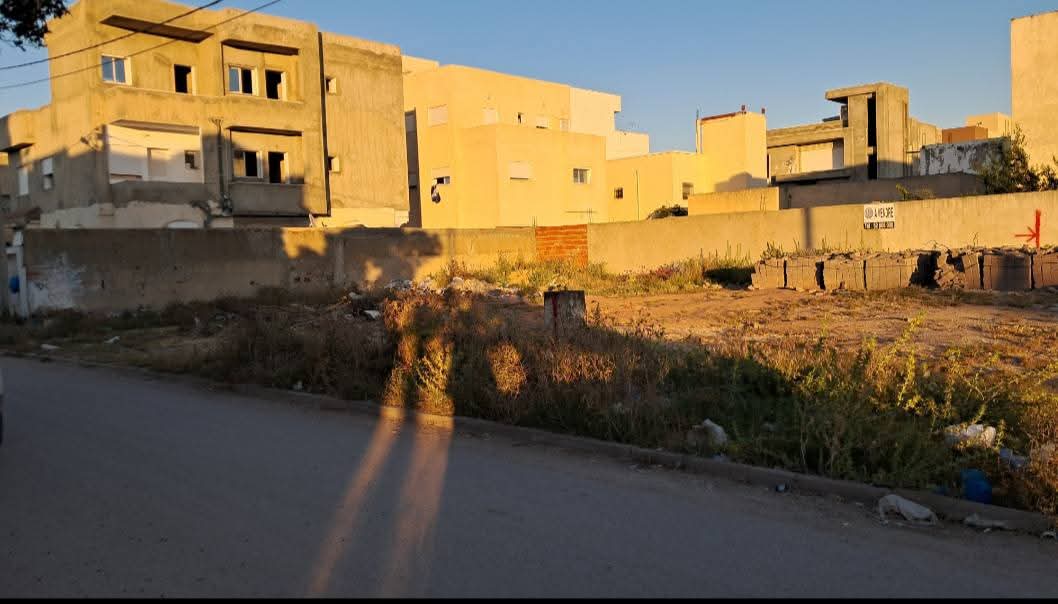 Raoued Cite Ennour Jaafar Terrain Terrain nu Terrain carr constructible  l'ariana
