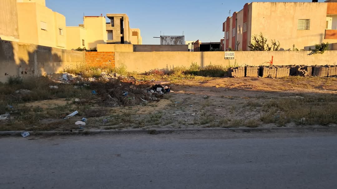 Raoued Cite Ennour Jaafar Terrain Terrain nu Terrain carr constructible  l'ariana