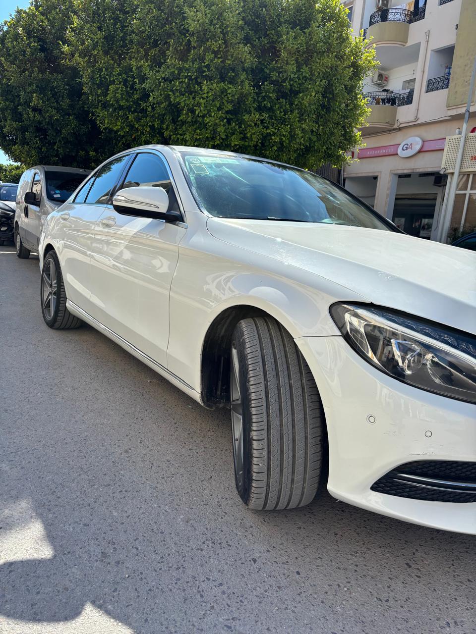 La Marsa El Aouina Mercedes C Mercedes c180 fin 2015 carplay camra jantes amg