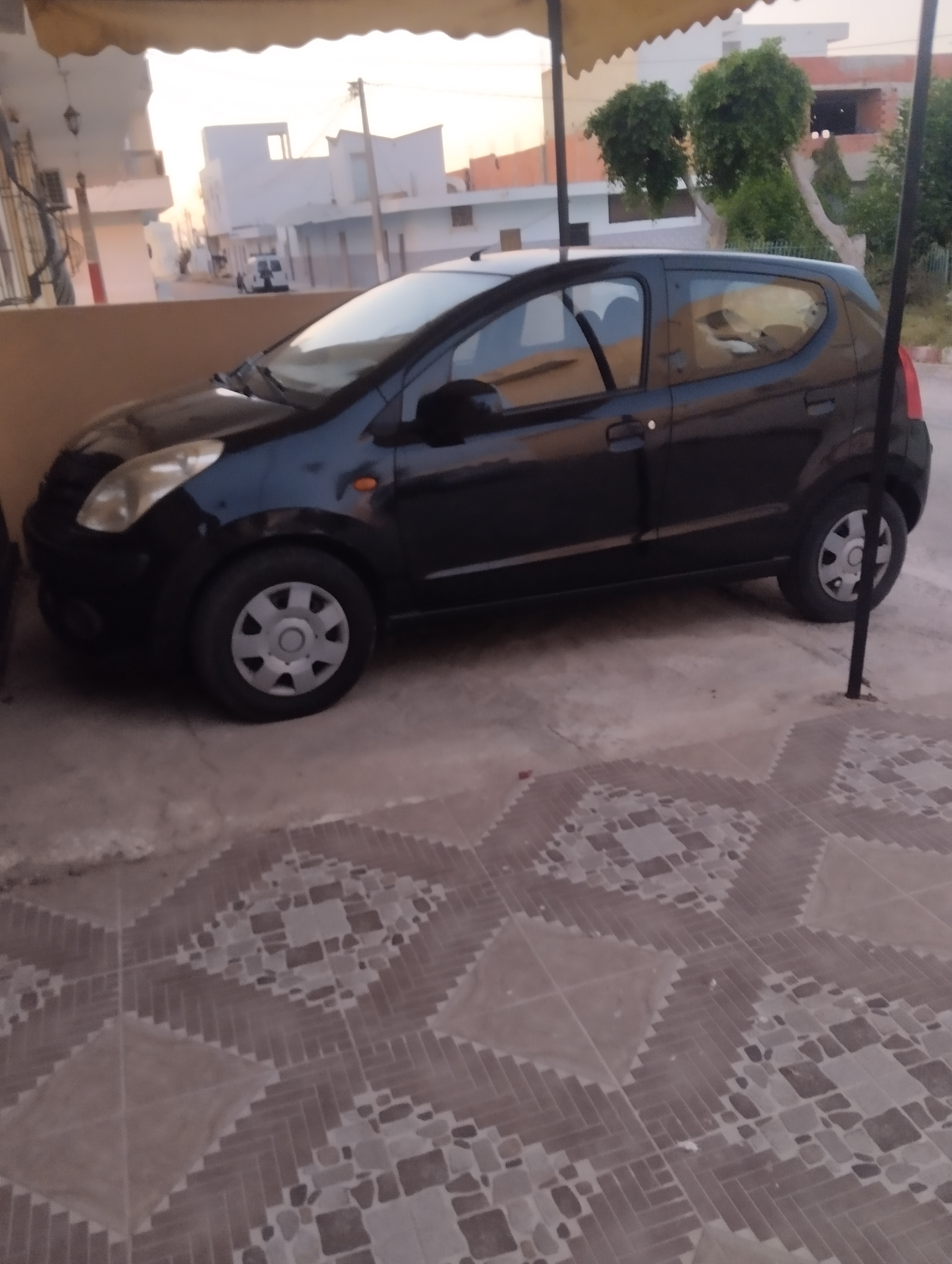 Sousse Ville Sousse Nissan Micra Belle voiture pixo