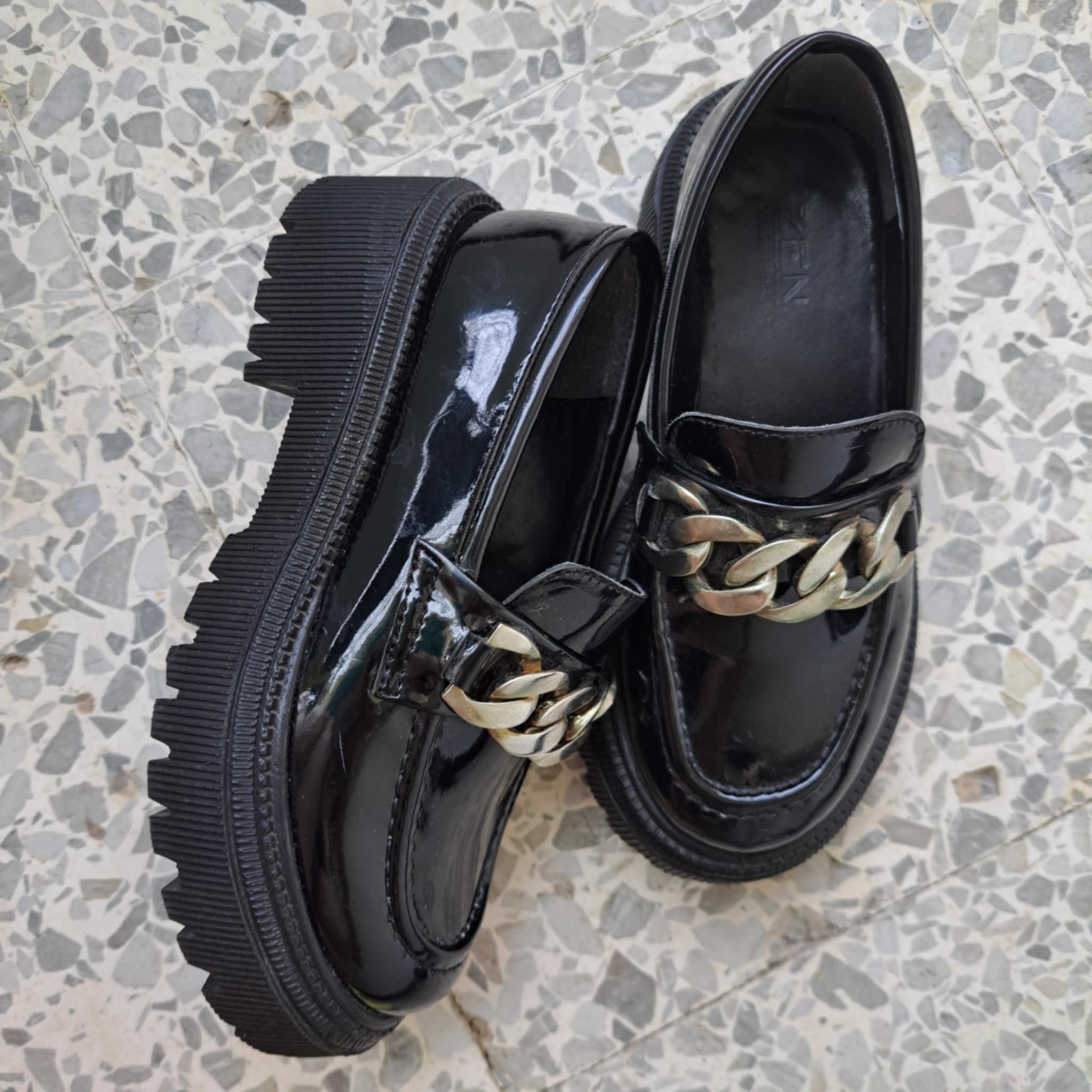El Mourouj El Mourouj Enfants Autre Deux chaussures d'enfants trs propre