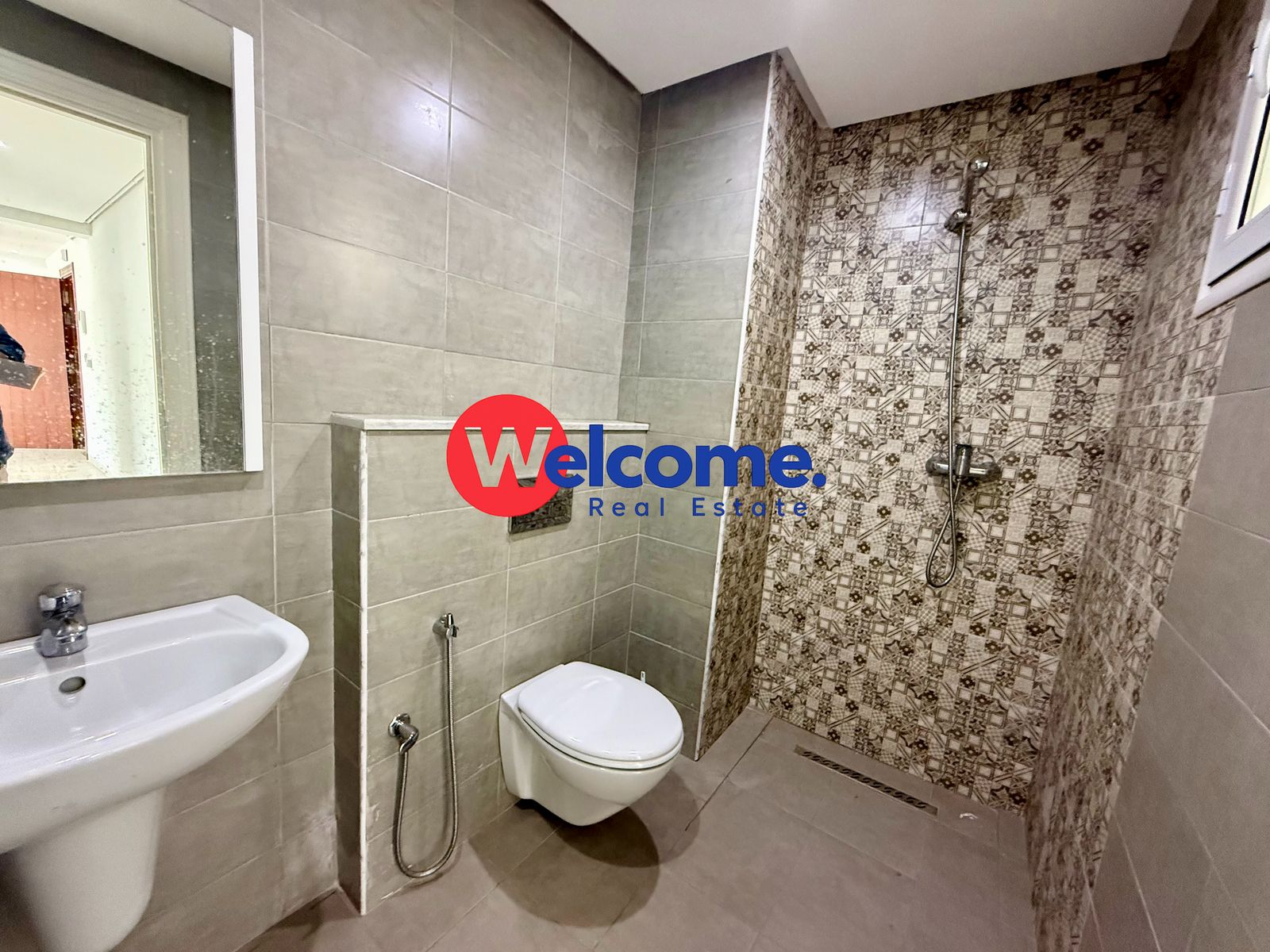 La Soukra La Soukra Bureaux & Commerces Bureau Bureau 76 m2  la soukra