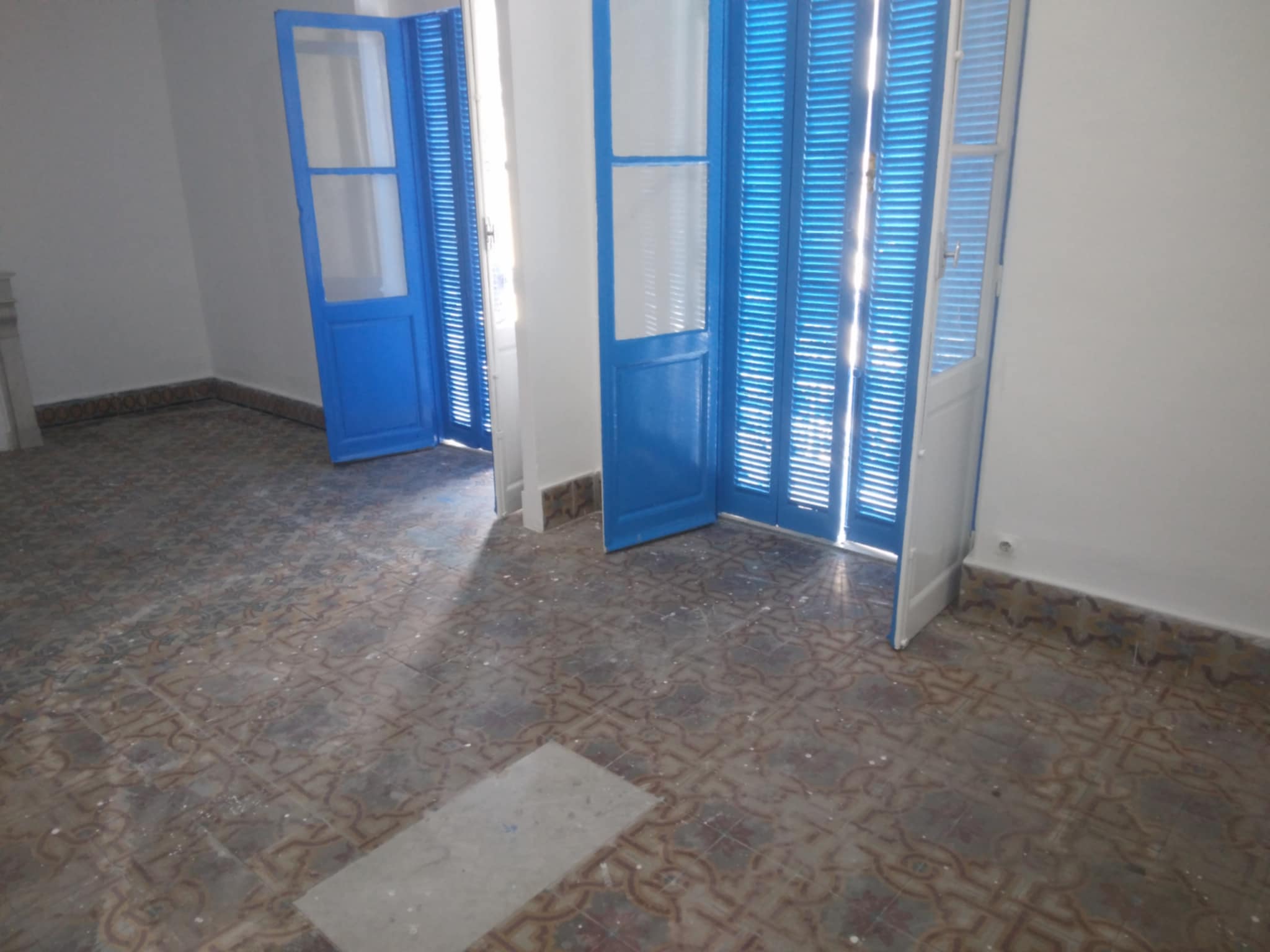 Bab Bhar Bab Bhar Location Appart. 3 pices Super appartement s2 tres propre place barcelone