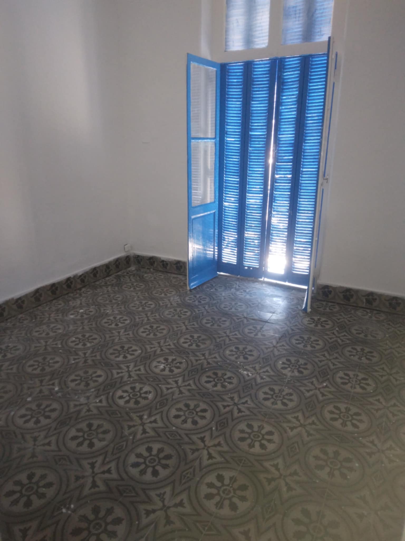 Bab Bhar Bab Bhar Location Appart. 3 pices Super appartement s2 tres propre place barcelone