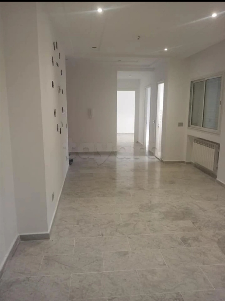 El Kram Le Kram Location Appart. 2 pices S1 haut standing avec balcon prs carrefour kram