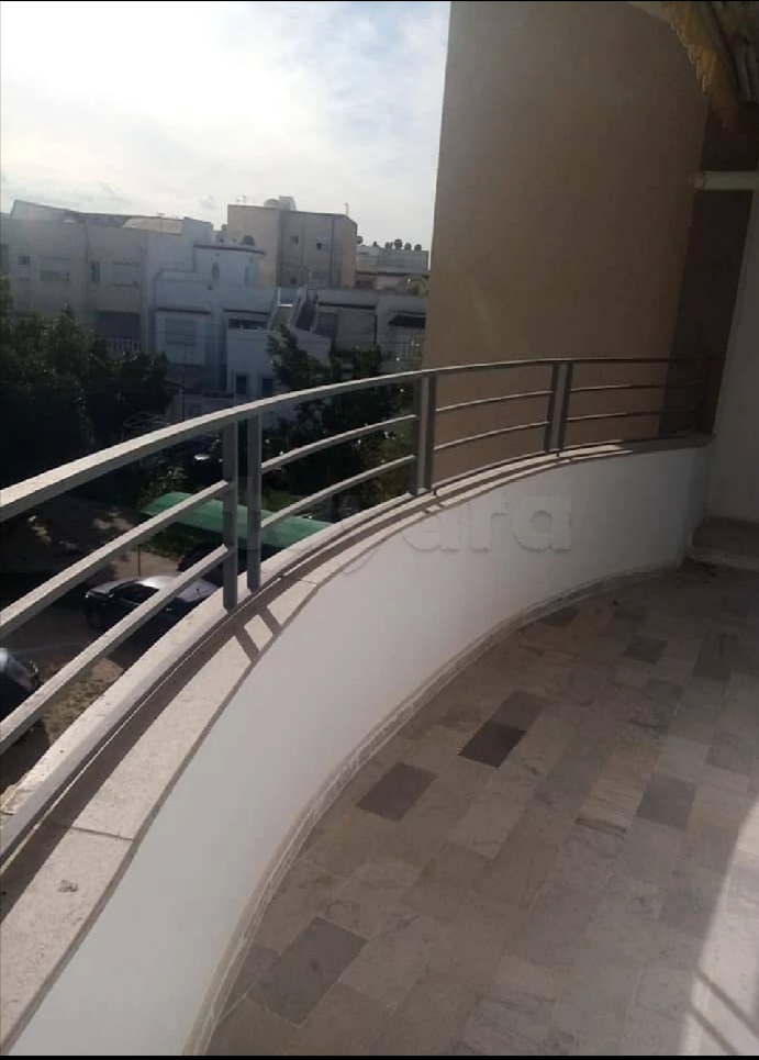 El Kram Le Kram Location Appart. 2 pices S1 haut standing avec balcon prs carrefour kram