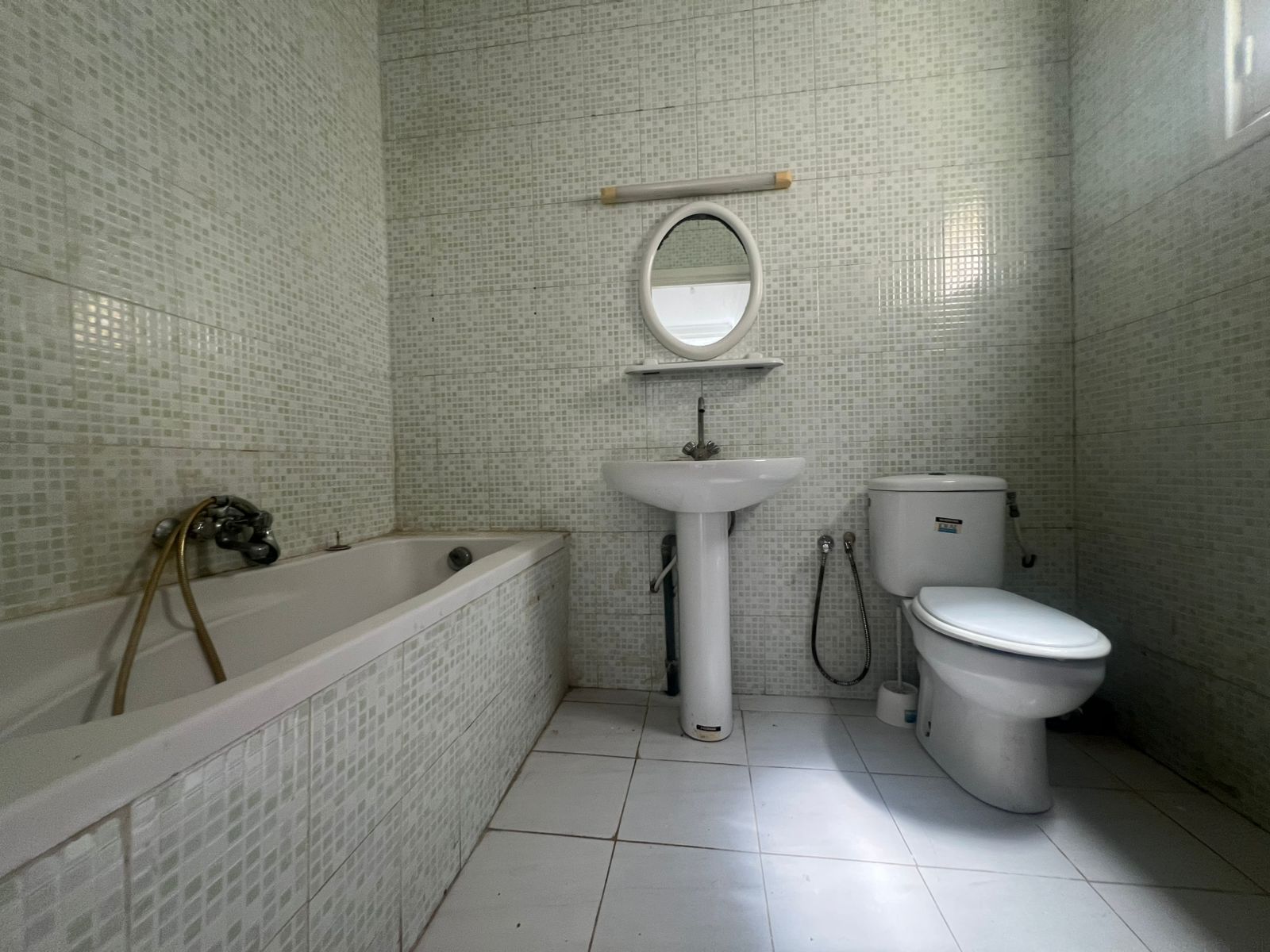Carthage El Yasmina Location Appart. 3 pices S2 tres propre rue principale carthage yasmina