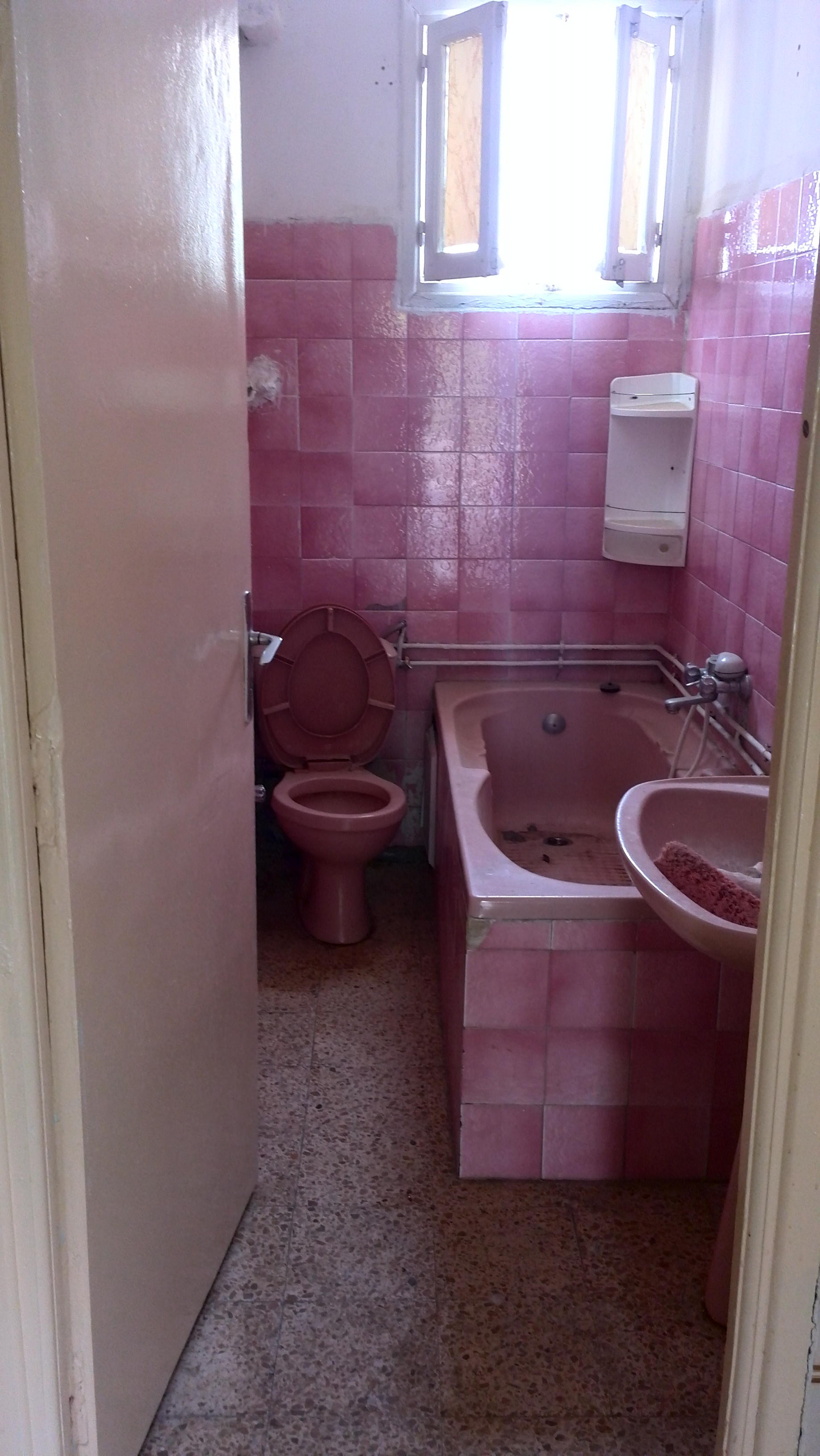 Le Bardo Le Bardo Location Appart. 4 pices Super grand etage villa s3 pres cnam bardo