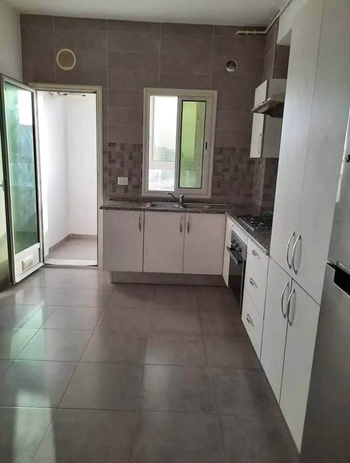 Ain Zaghouan Ain Zaghouan Location Appart. 3 pices S2 vide cite wahat
