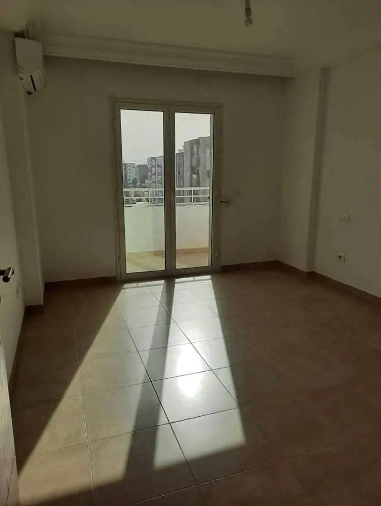 Ain Zaghouan Ain Zaghouan Location Appart. 3 pices S2 vide cite wahat