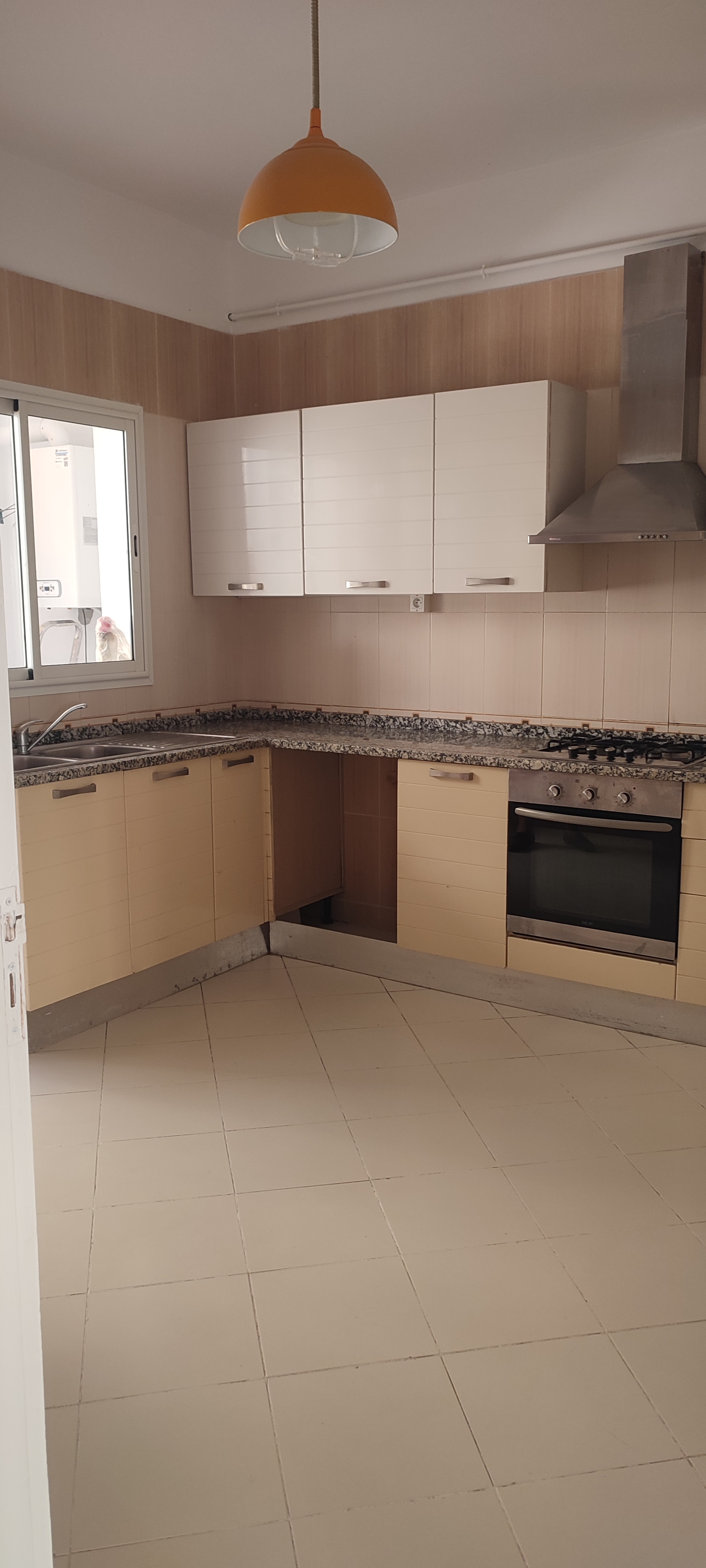 La Marsa El Aouina Location Appart. 4 pices Grand s3  cit wahat