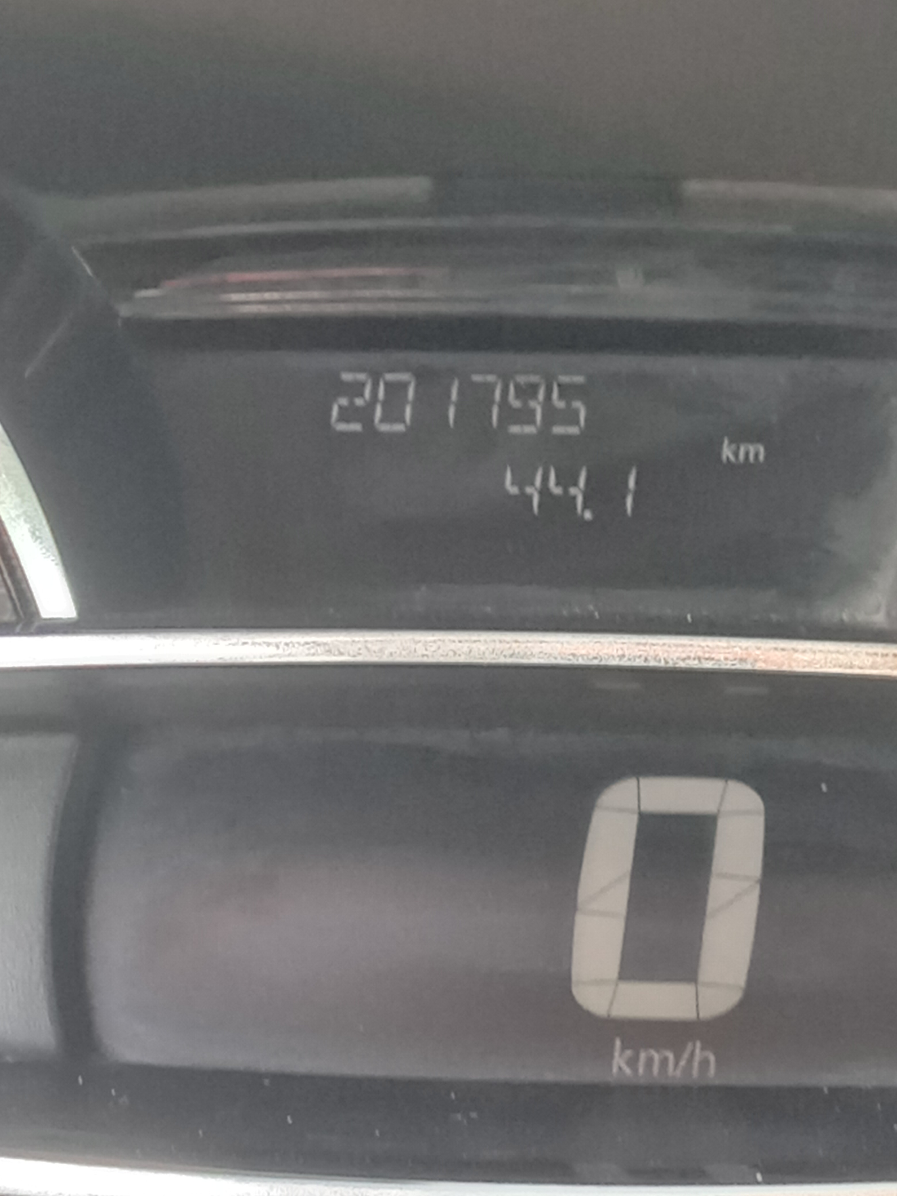 Oued Ellil Oued Ellil Renault Clio Clio 4 tres propre