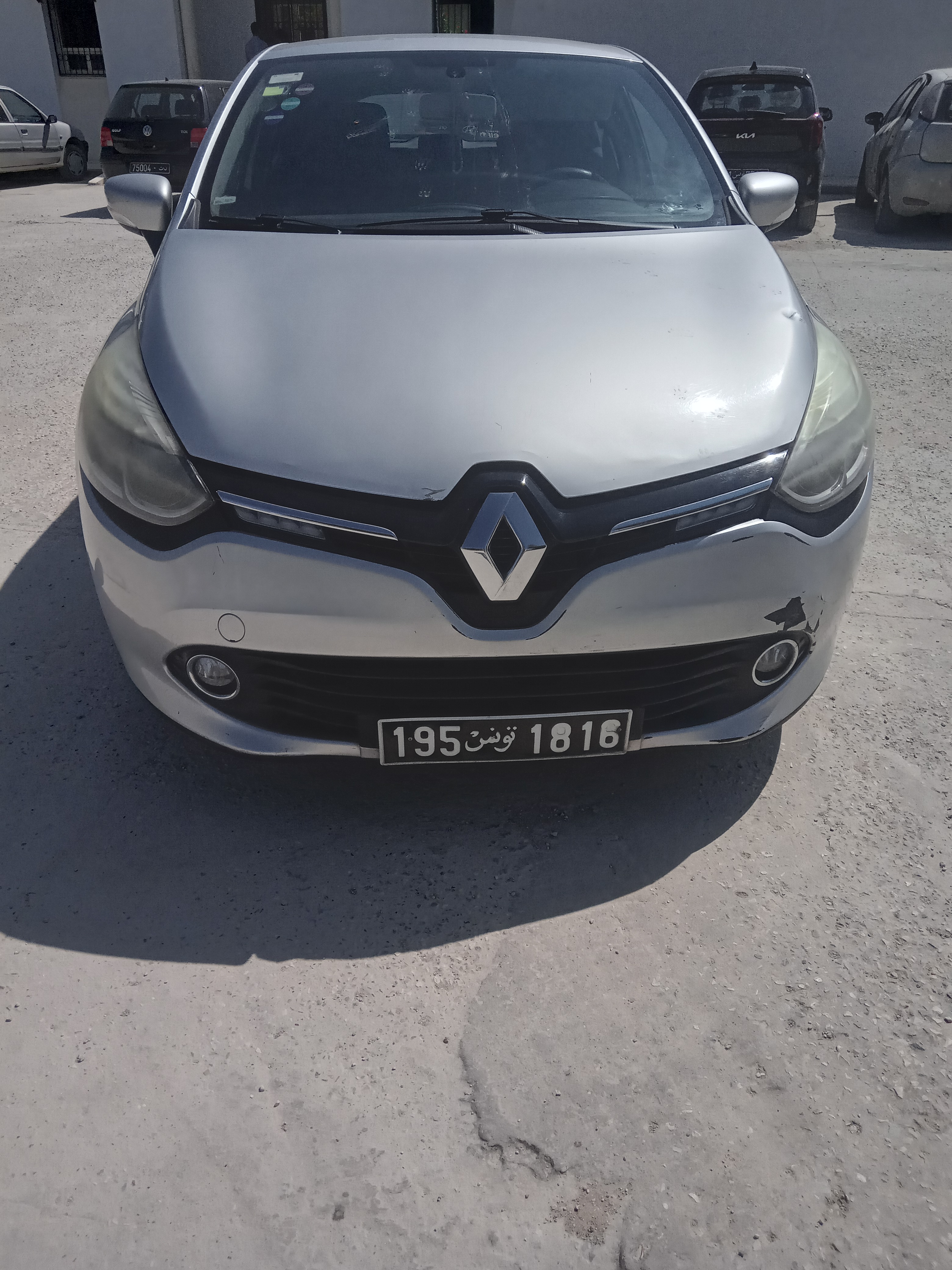 Oued Ellil Oued Ellil Renault Clio Clio 4 tres propre