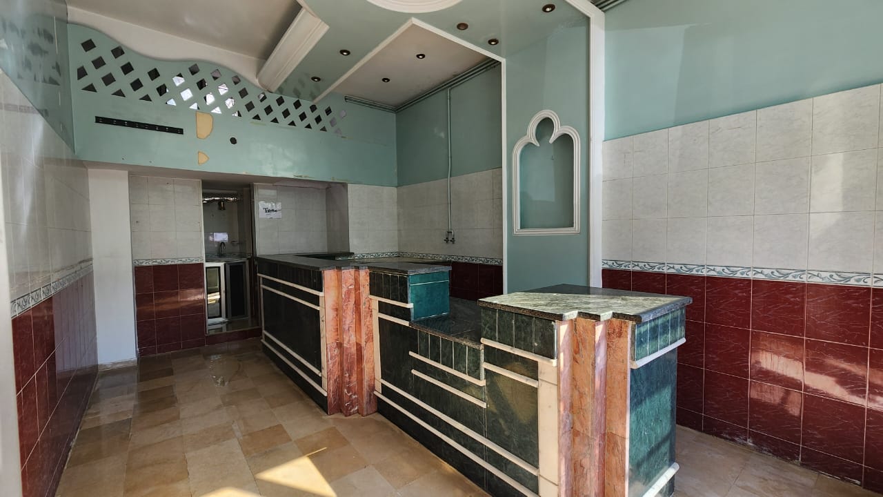 El Menzah Tunis Belvedere Vente Autre Local au belvdre sur av principale vue sur parc