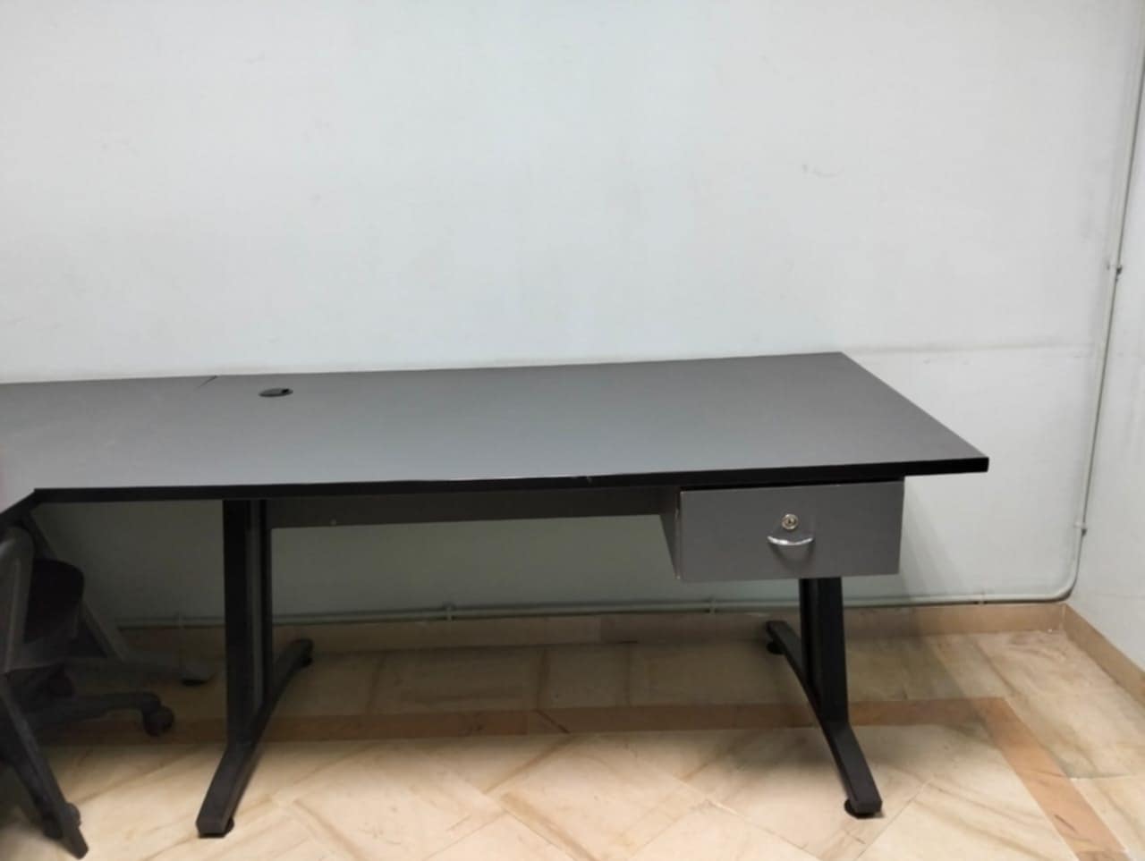 La Soukra Aeroport Tunis Carthage Meubles de bureau Materiels Accessoires de bureau Matriel et meuble de socit