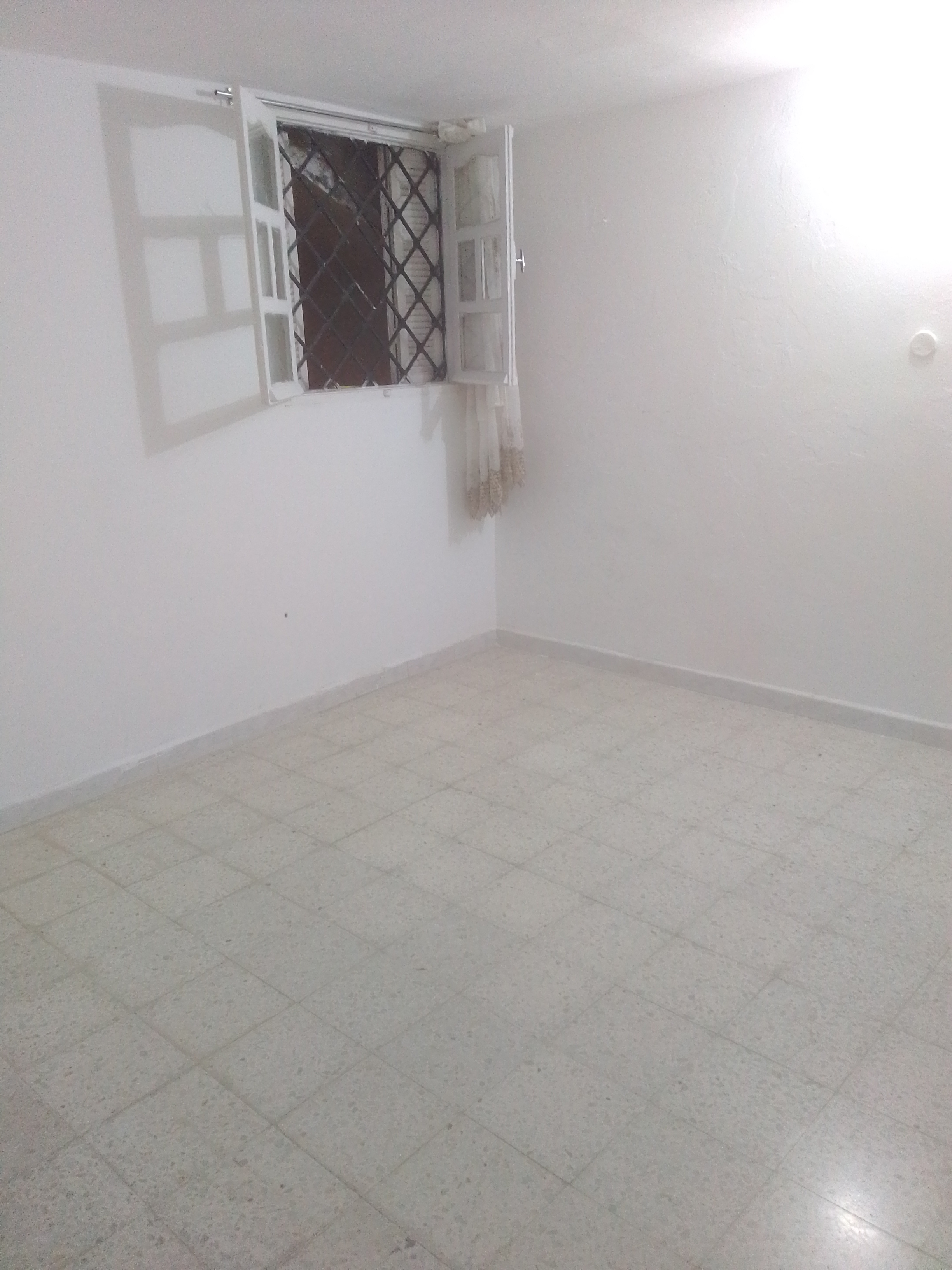 Bizerte Nord Cite El Korniche 2 Location Appart. 2 pices Grand  studio
