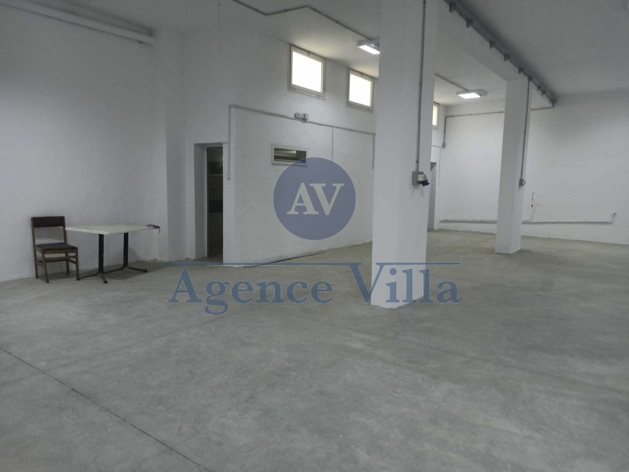 La Marsa Sidi Daoud Bureaux & Commerces Autre Un dpt de 500m  la marsa