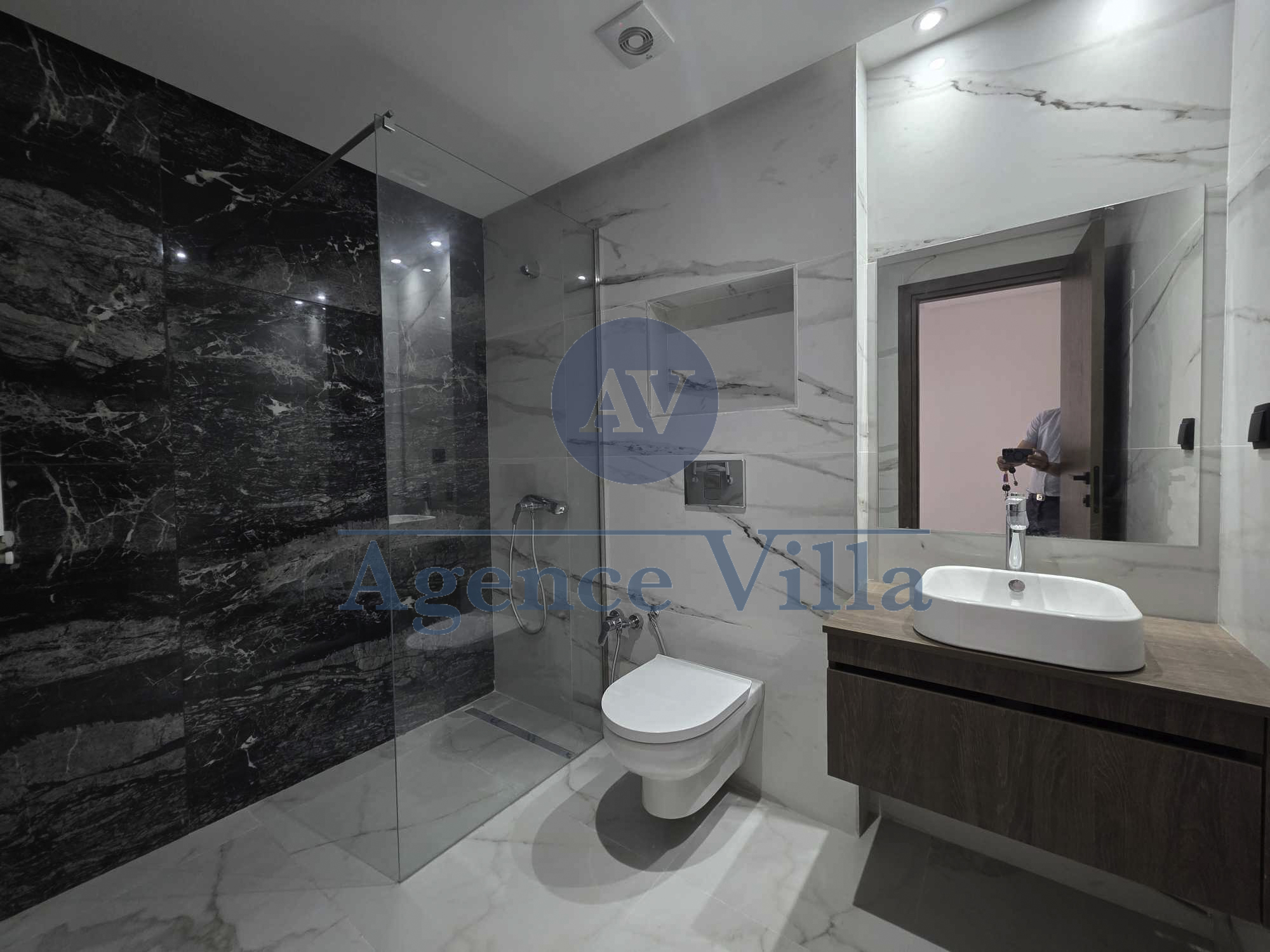 Ain Zaghouan Jardins de Carthage Location Appart. 3 pices Un bel appartement s2 aux jardins de carthage