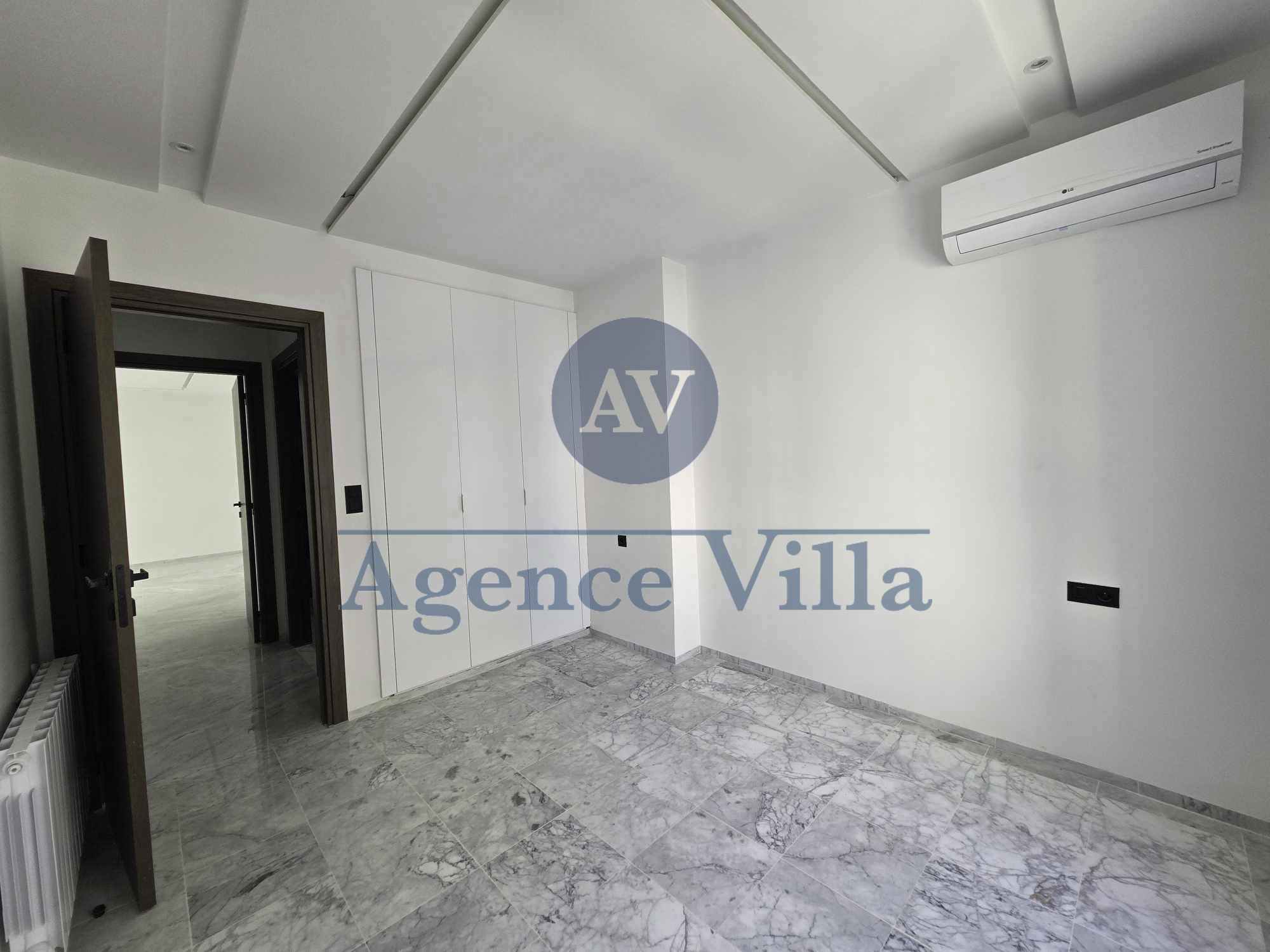 Ain Zaghouan Jardins de Carthage Location Appart. 3 pices Un bel appartement s2 aux jardins de carthage
