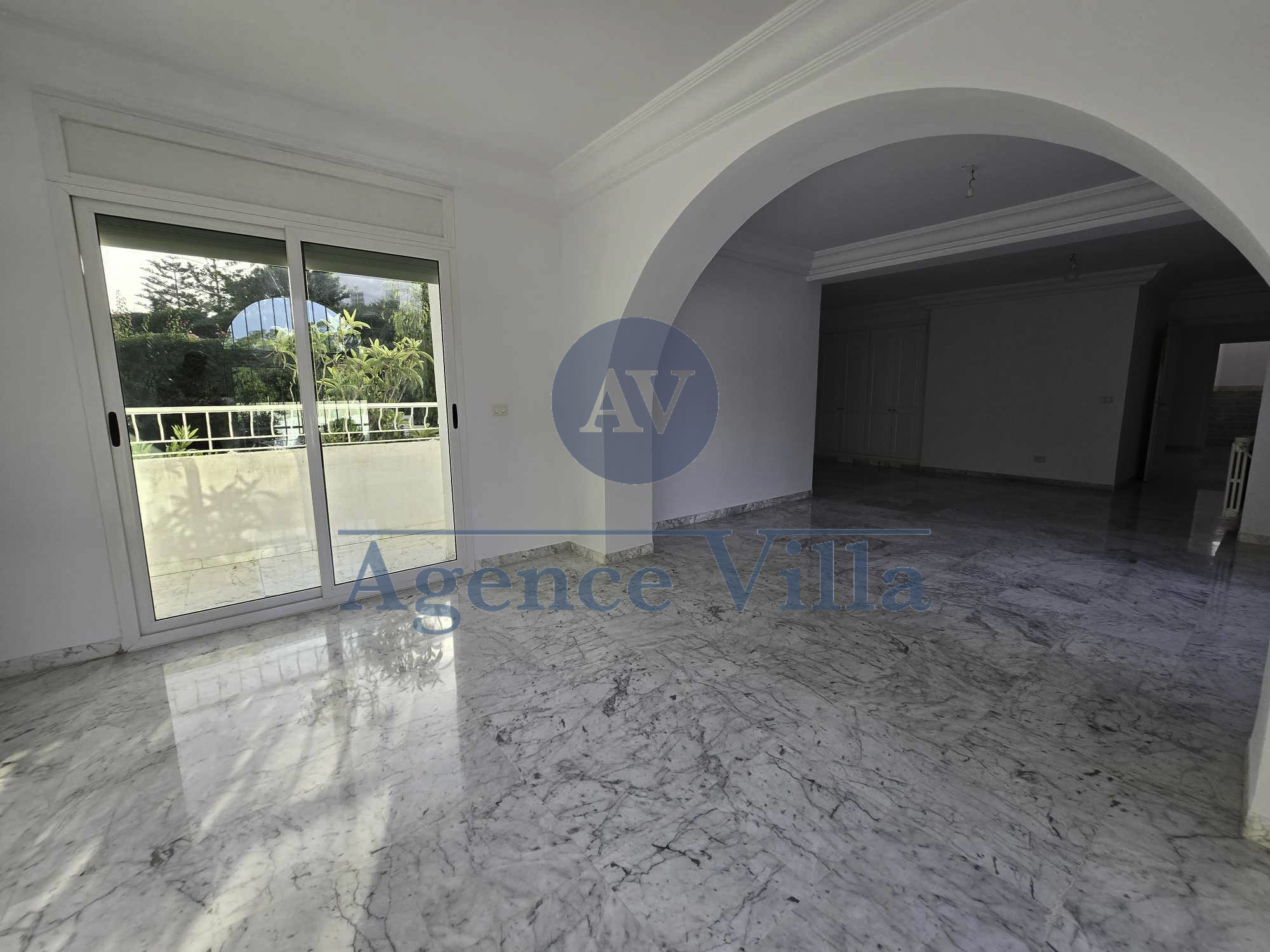 La Marsa Gammart Location Maisons Une grande villa s4  gammarth