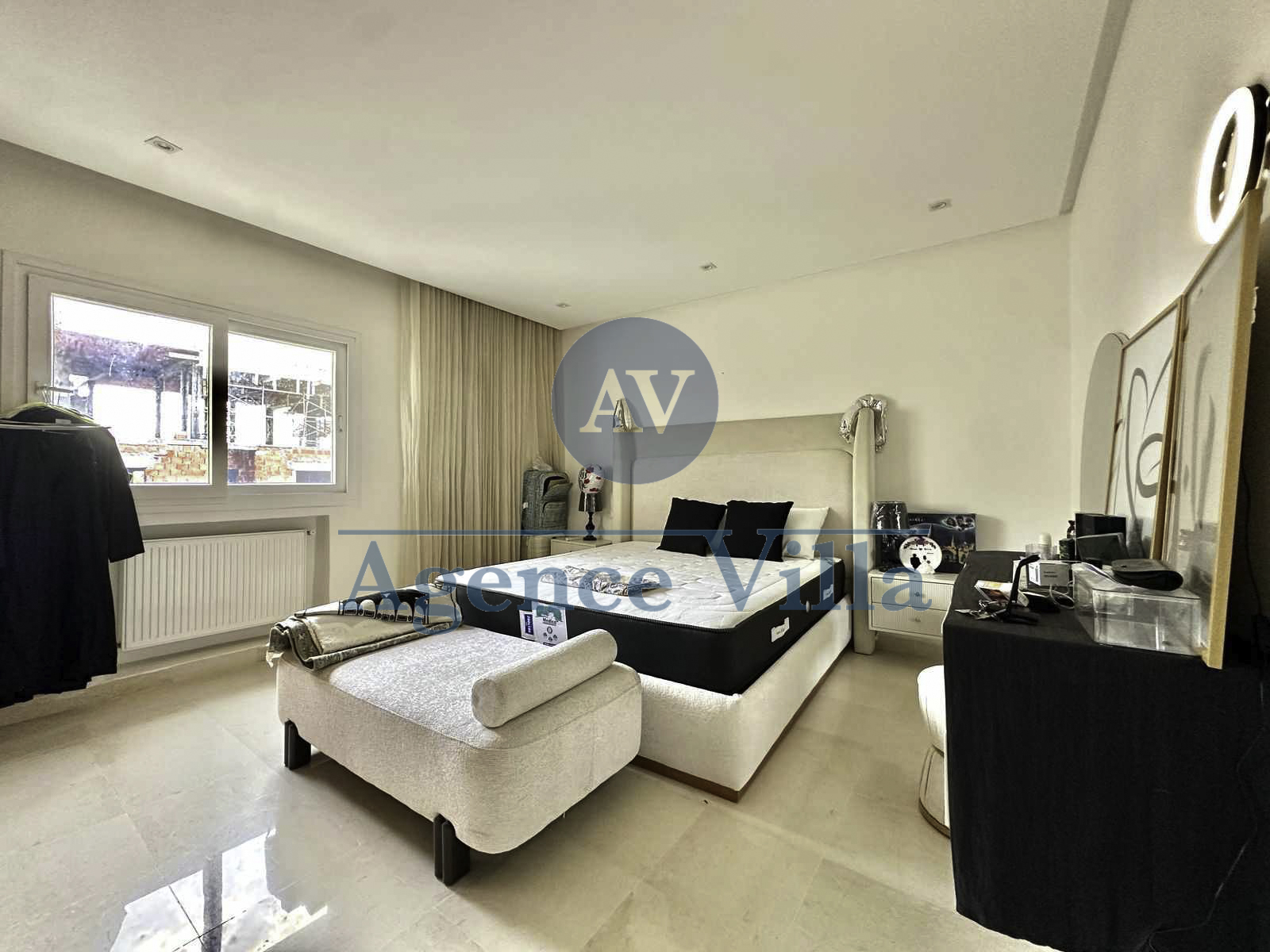 Ain Zaghouan Jardins de Carthage Location Appart. 4 pices Un grand appartement s2 aux jardins de carthage