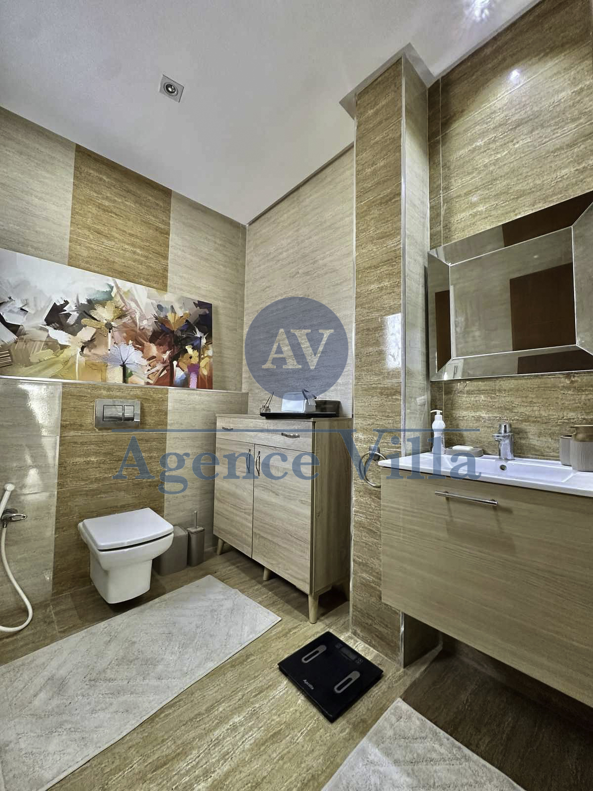 Ain Zaghouan Jardins de Carthage Location Appart. 4 pices Un grand appartement s2 aux jardins de carthage