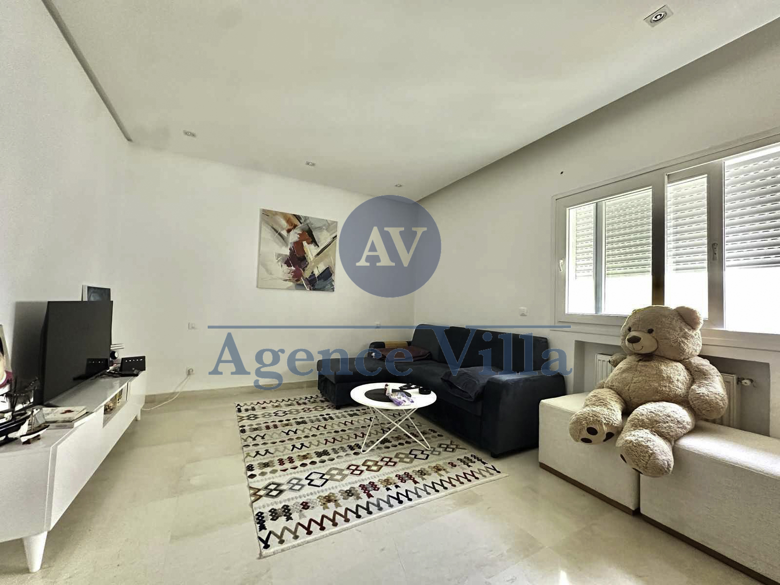 Ain Zaghouan Jardins de Carthage Location Appart. 4 pices Un grand appartement s2 aux jardins de carthage