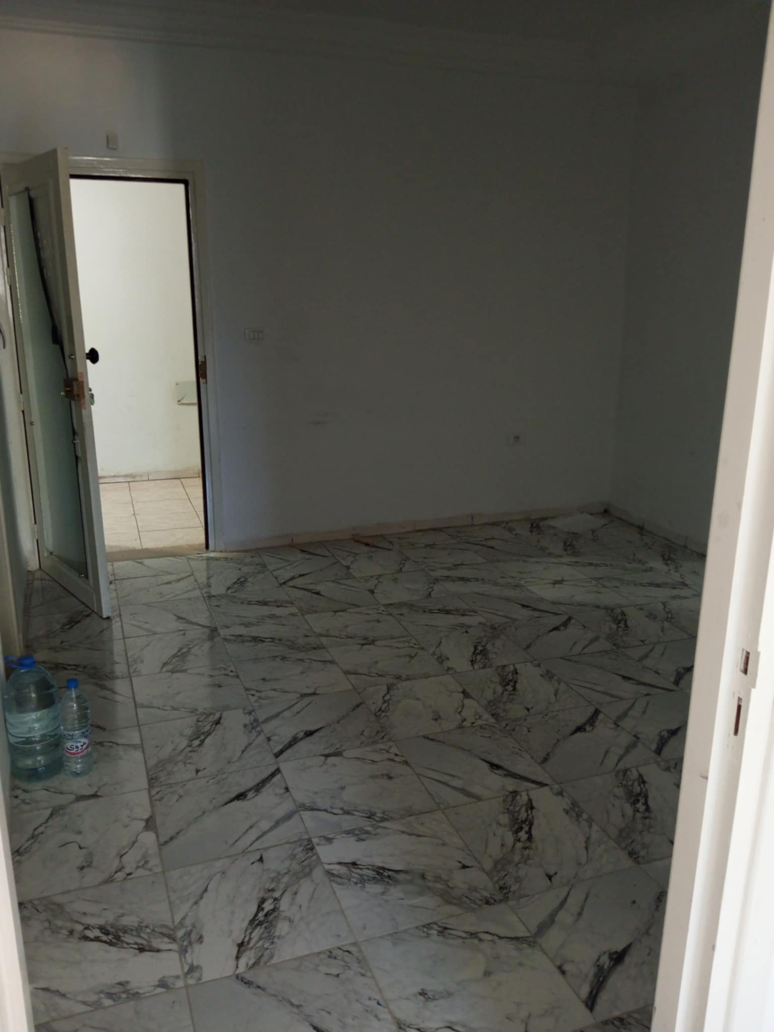 El Menzah El Manar 1 Location Appart. 1 pice Bureau  manar1