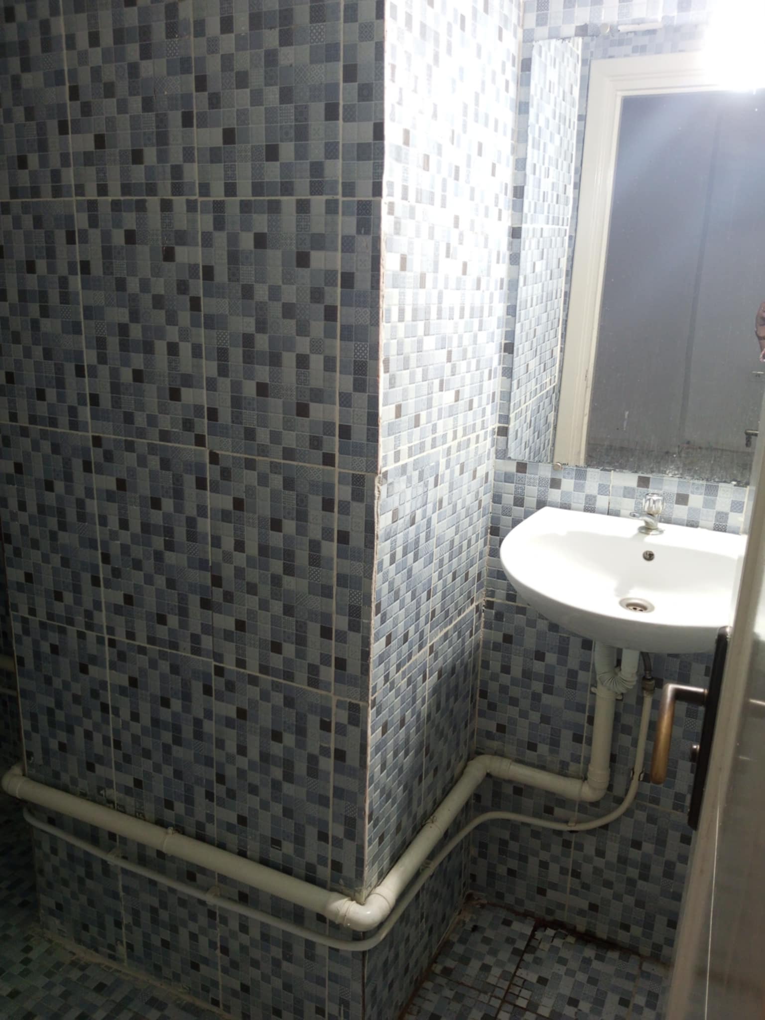 El Menzah El Manar 1 Location Appart. 1 pice Bureau  manar1