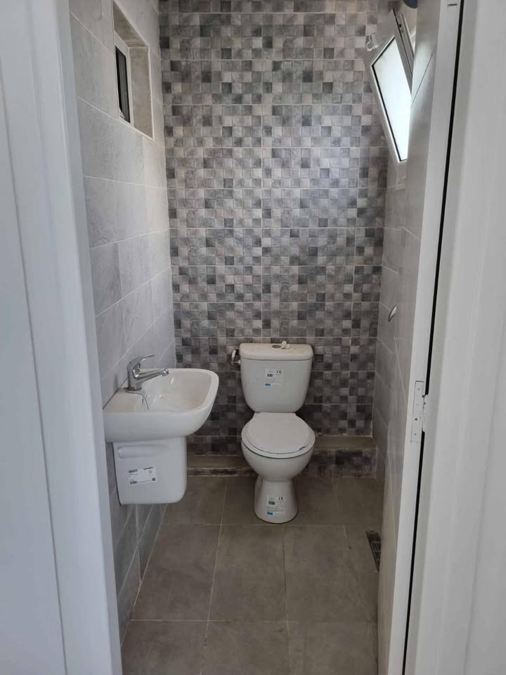 Ariana Ville Ariana Location Appart. 2 pices Etage villa spacieux ariana