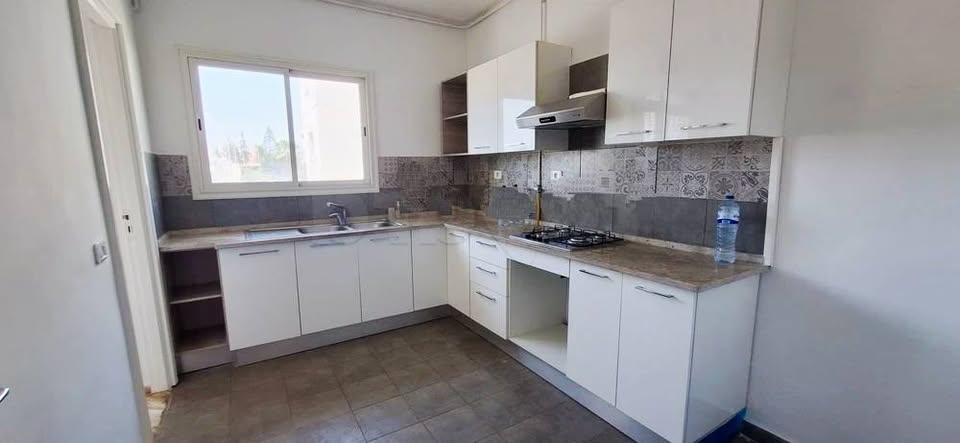 El Menzah El Menzah 9 Location Appart. 1 pice 1r tage de villa0m enzah9