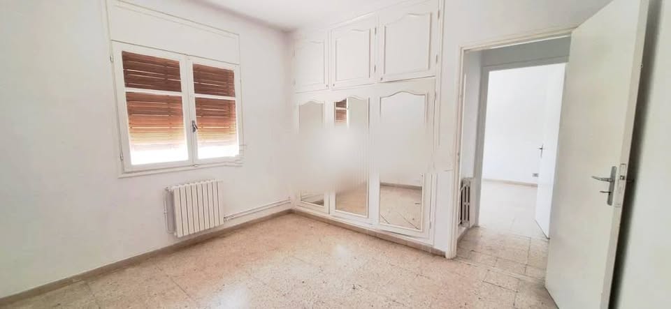 El Menzah El Menzah 9 Location Appart. 1 pice 1r tage de villa0m enzah9