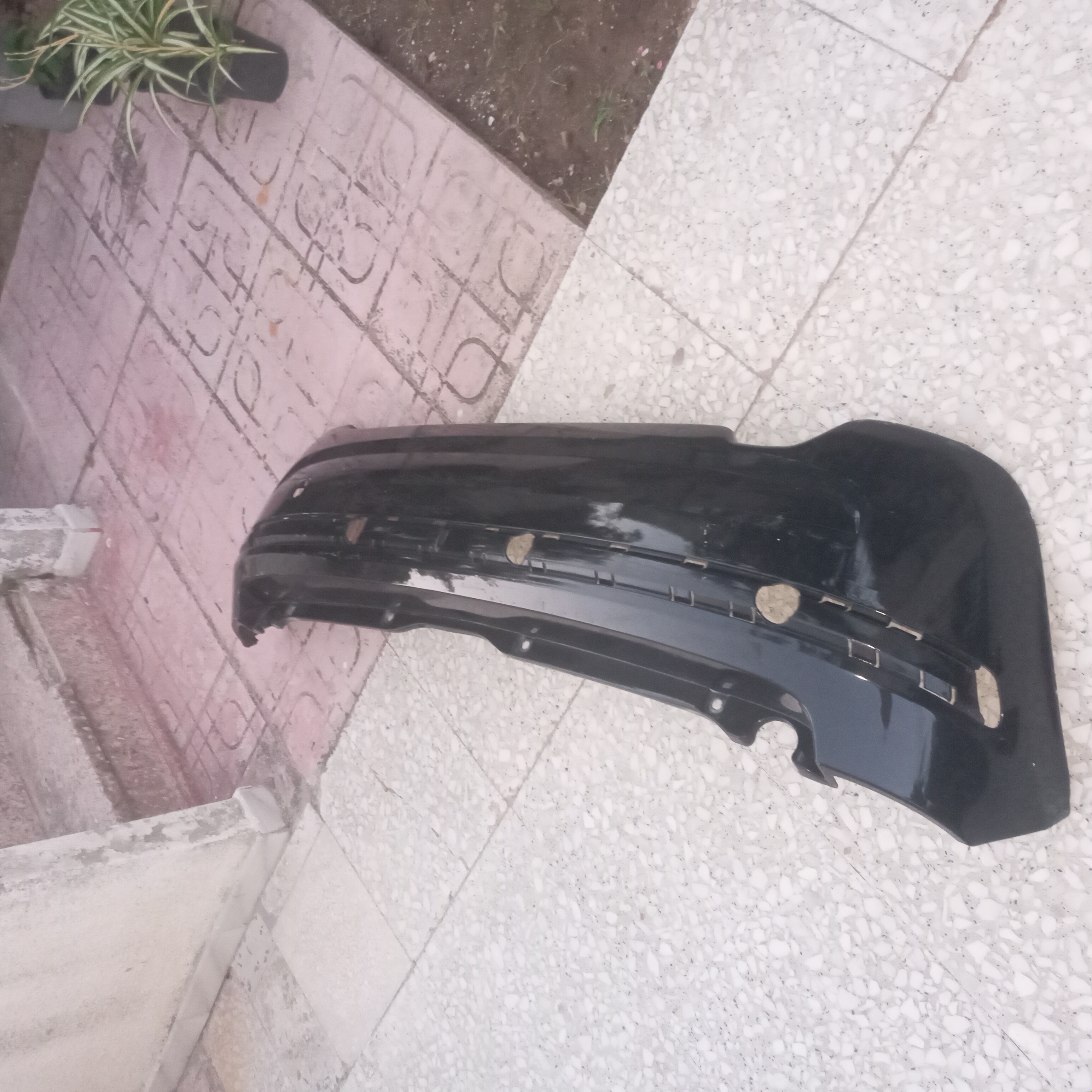 Raoued Cite El Ghazala 1 Pices Dtaches Carrosserie et Rtroviseurs Para choc d'occasion