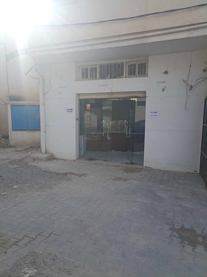 La Soukra Borj Louzir Location Surfaces Local commercial borj louzir sur route principale