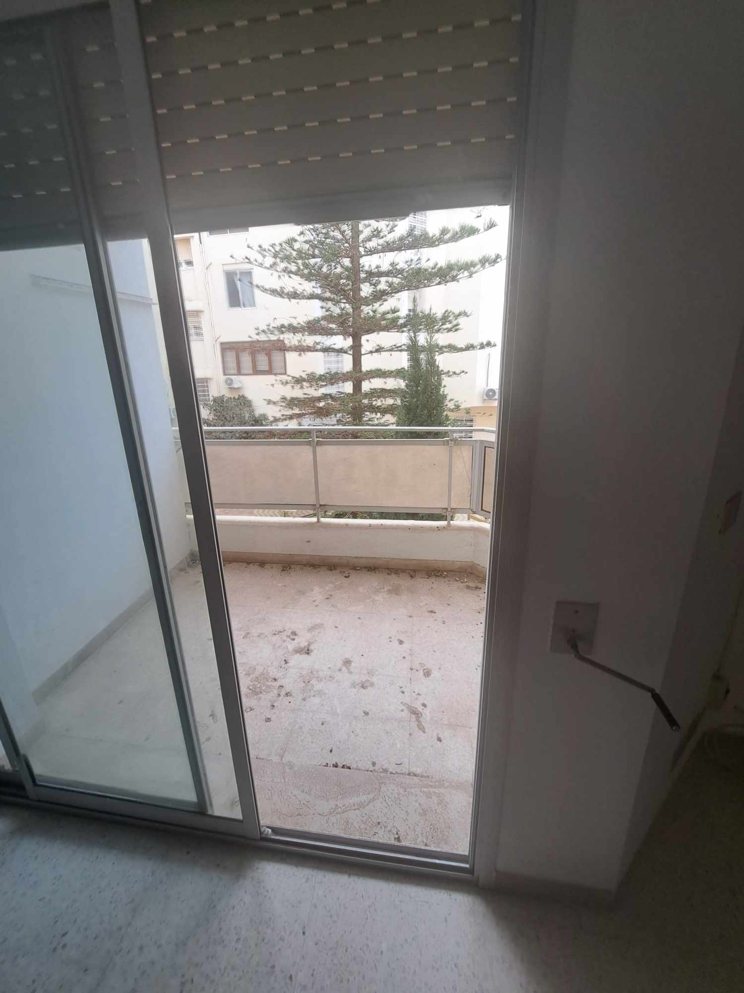 Ariana Ville El Menzah 8 Location Maisons Joli tage de villa a l'ariana suprieur