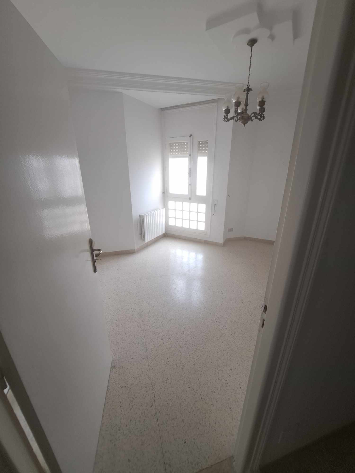 Ariana Ville El Menzah 8 Location Maisons Joli tage de villa a l'ariana suprieur