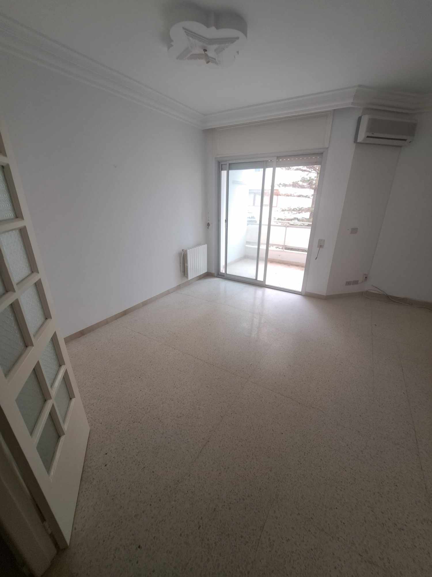 Ariana Ville El Menzah 8 Location Maisons Joli tage de villa a l'ariana suprieur