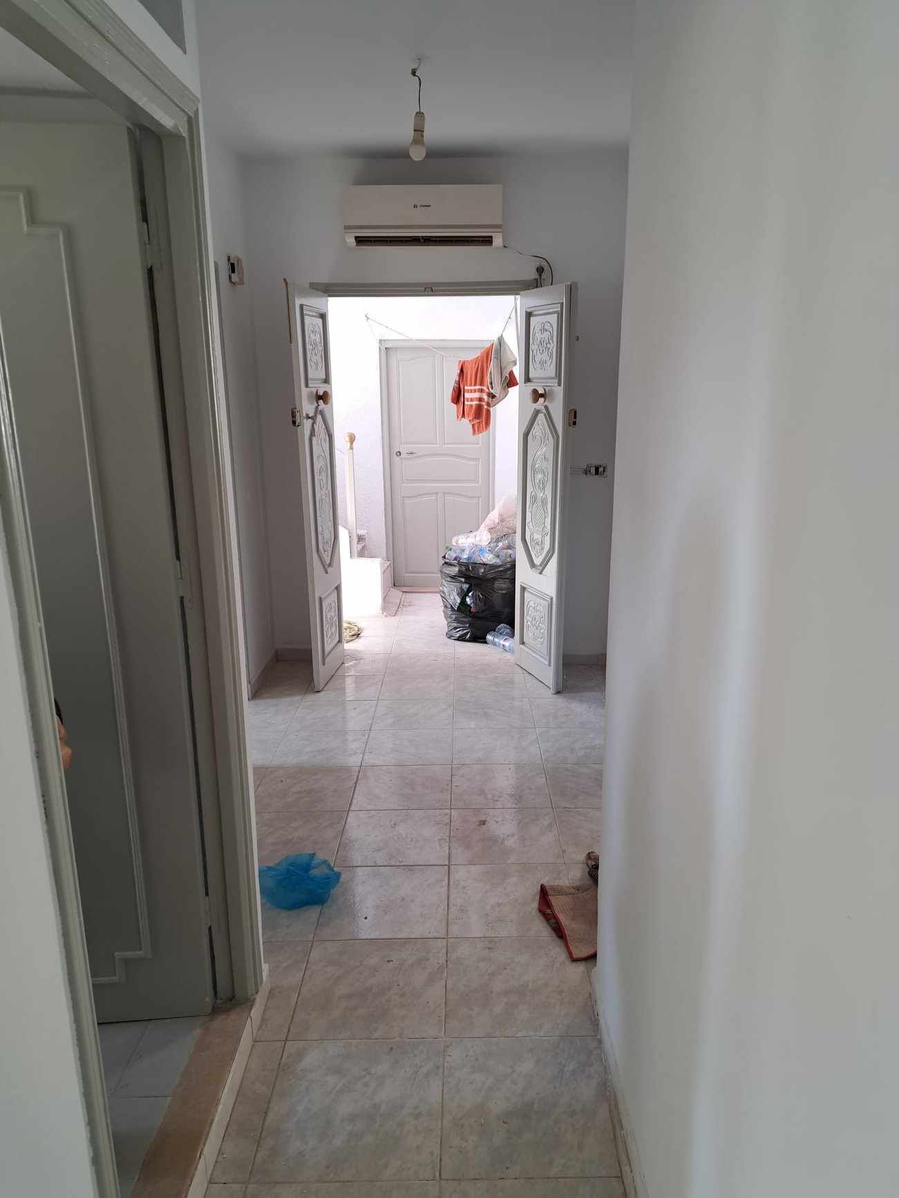 Ariana Ville Ariana Vente Appart. 3 pices Jolie villa  ariana ville avec studio et boutique